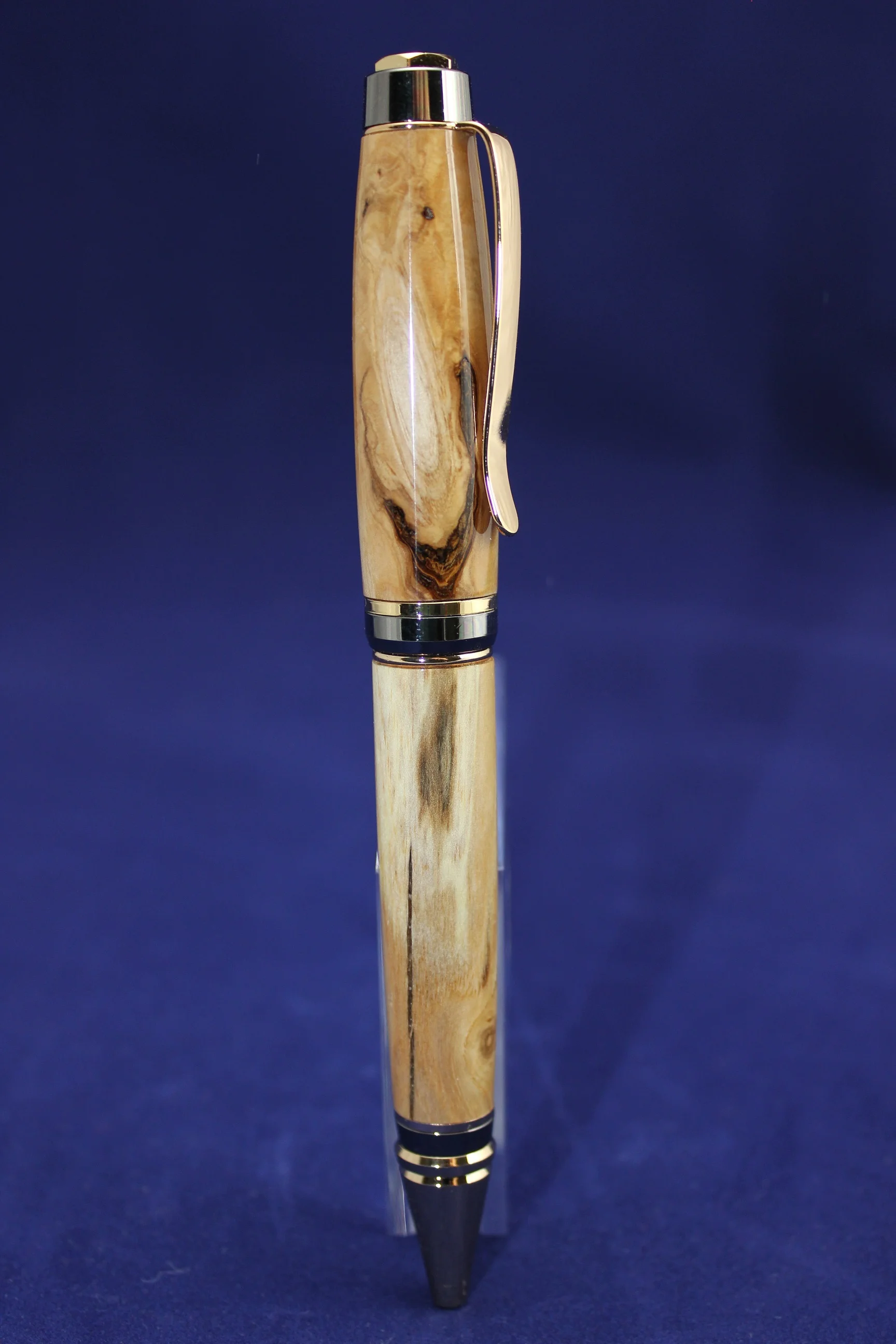 Jackson Oal single pen upright 775KB.jpg