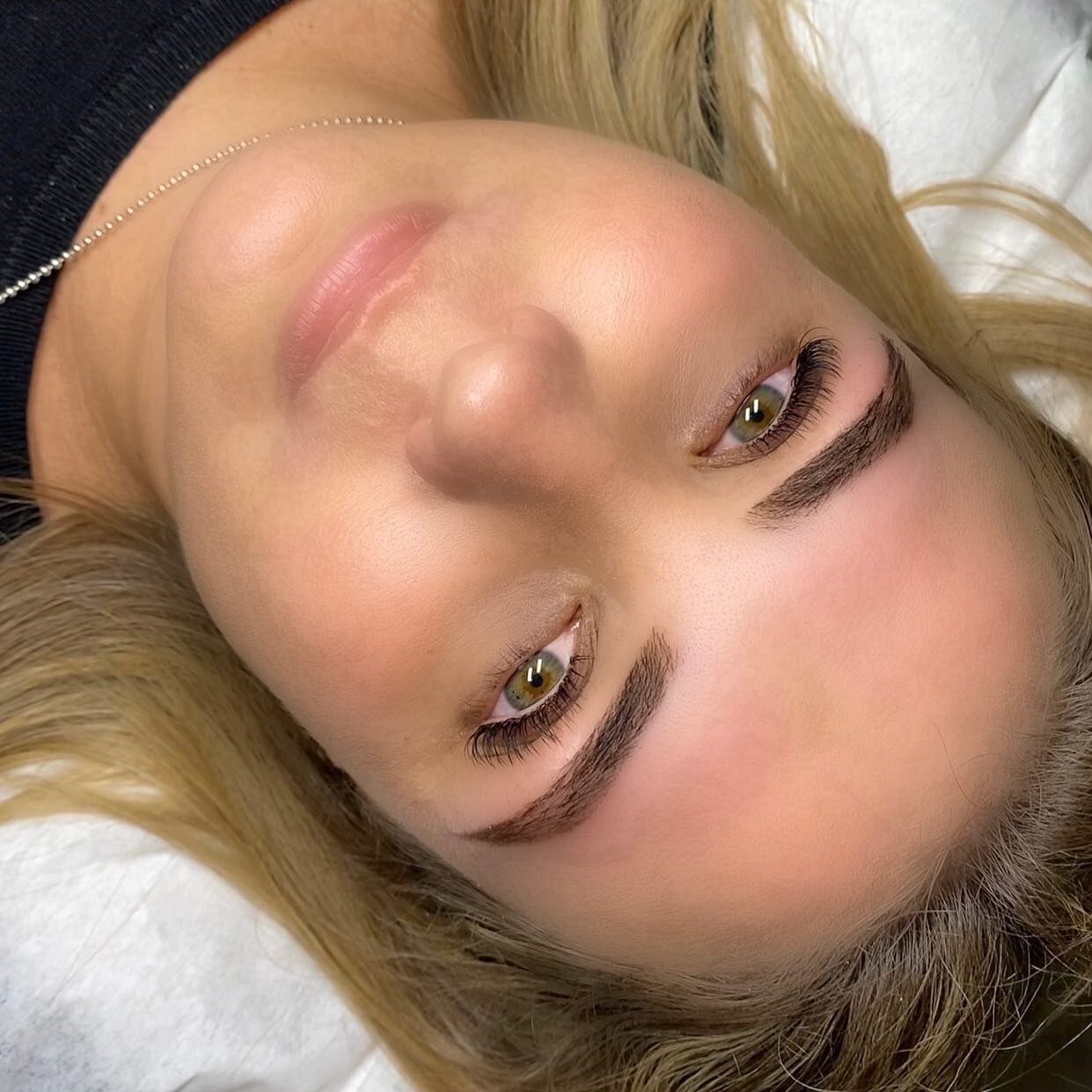 We love creating little magic moments to enhance your natural beauty. ⁣
⁣
Classic lashes and brow combo on this beauty. 😍⁣
⁣
⁣
⁣
⁣
⁣
⁣
⁣
#afterpay #classiclashes #naturalbeauty #lasheducator #brisbaneeyelashextensions #greenslopeseyelashextensions #