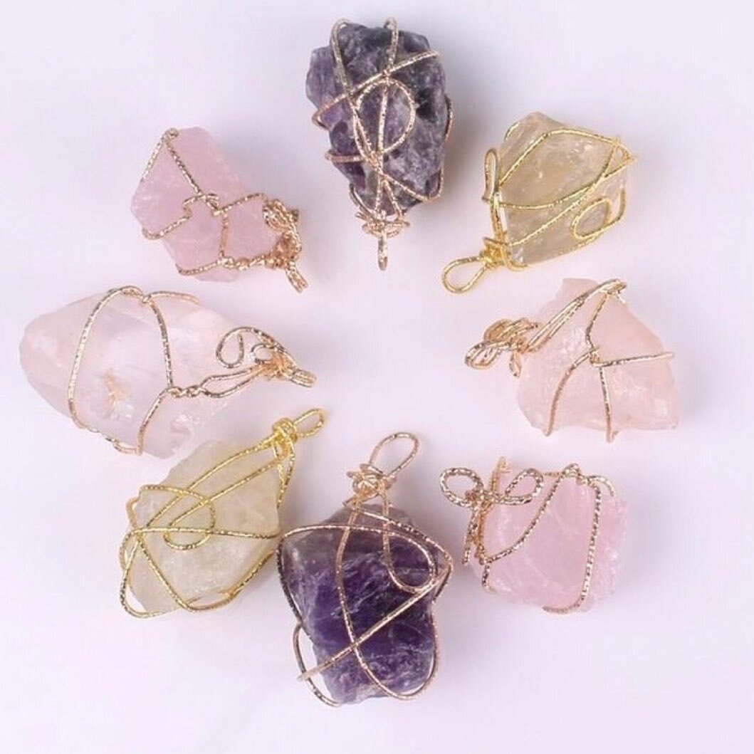 Happy weekend with some positive crystal vibes. Any other crystal lovers here? 🙋&zwj;♀️
