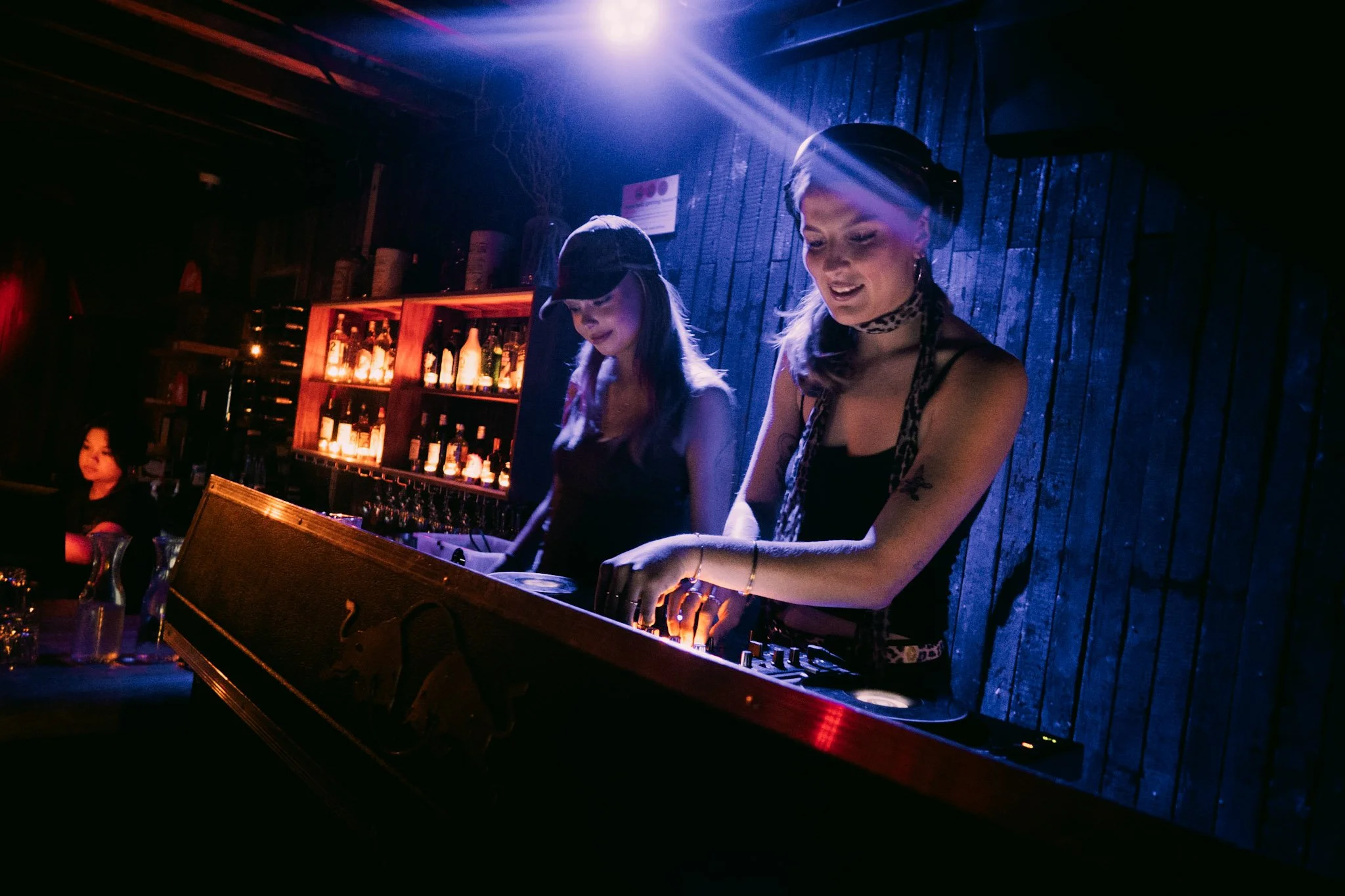 freeman-and-grey-friday-night-djs.jpg