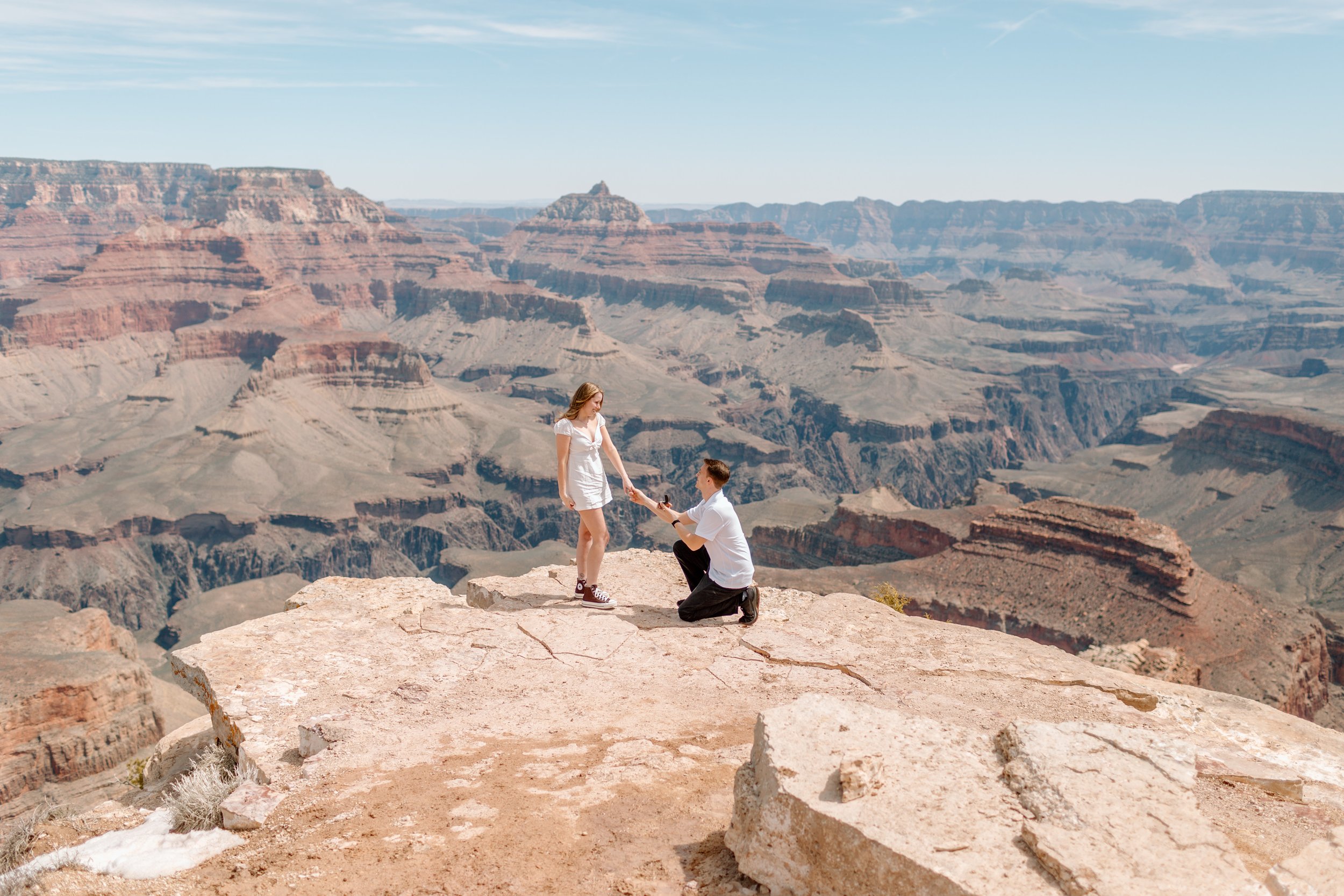  man proposes to his girlfriend at the grand canyon 