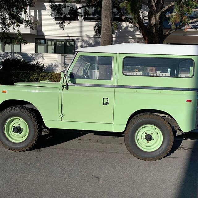 Somebody on Coronado has good taste in cars... and a fondness for pastel.