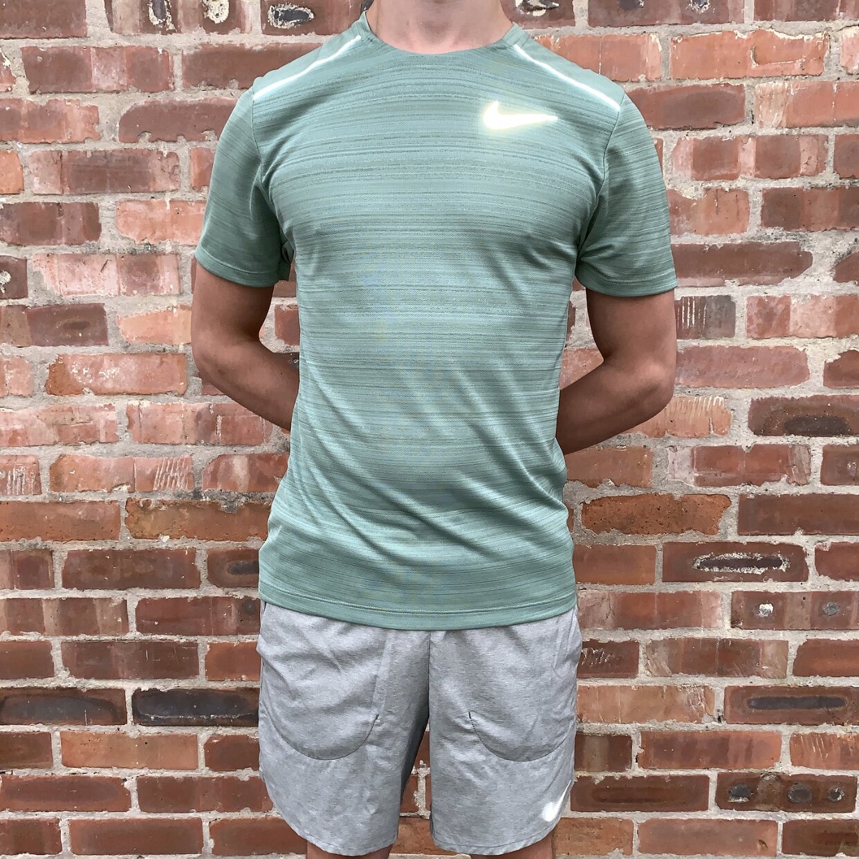 nike miler t shirt green