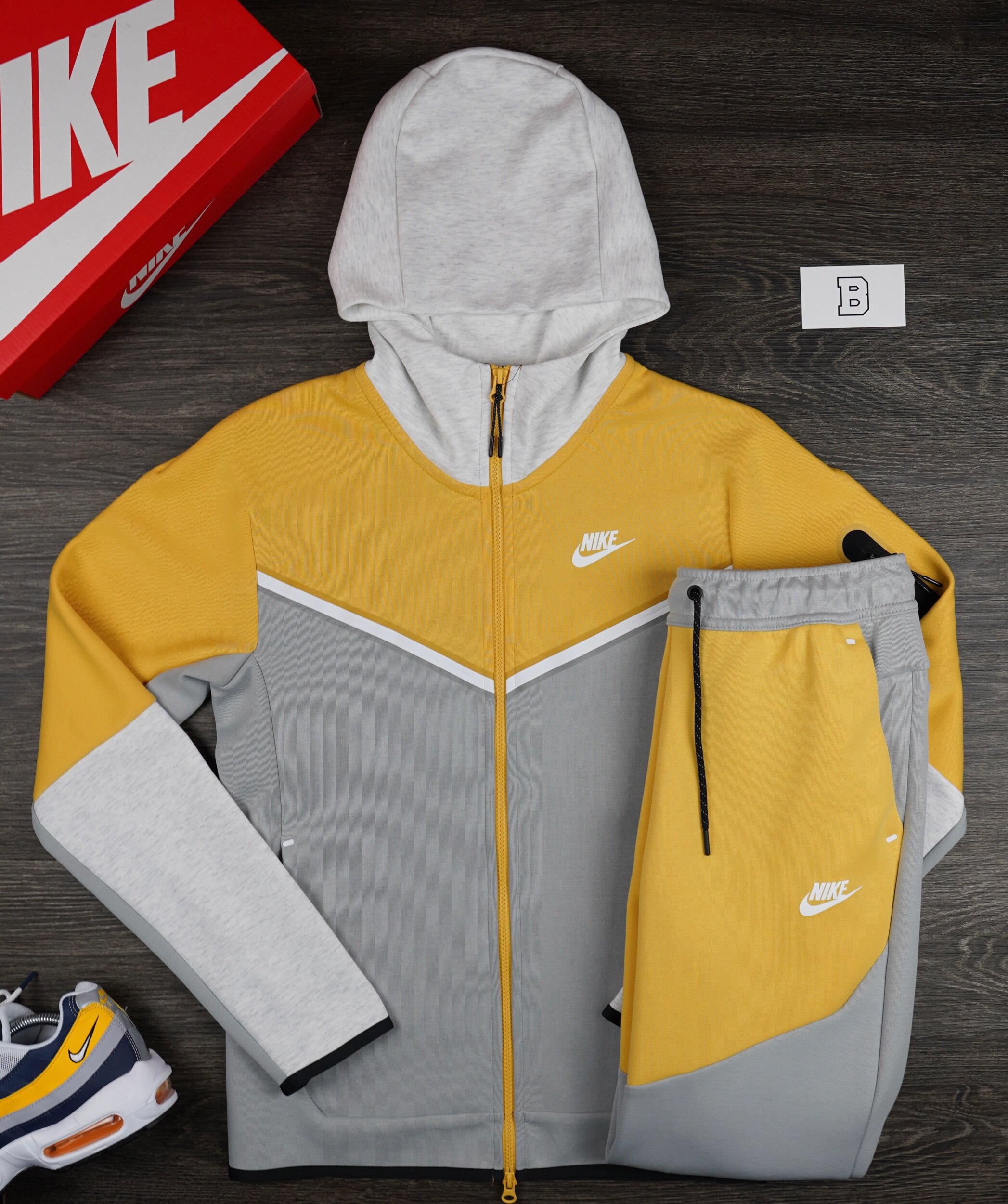 solar flare tech fleece