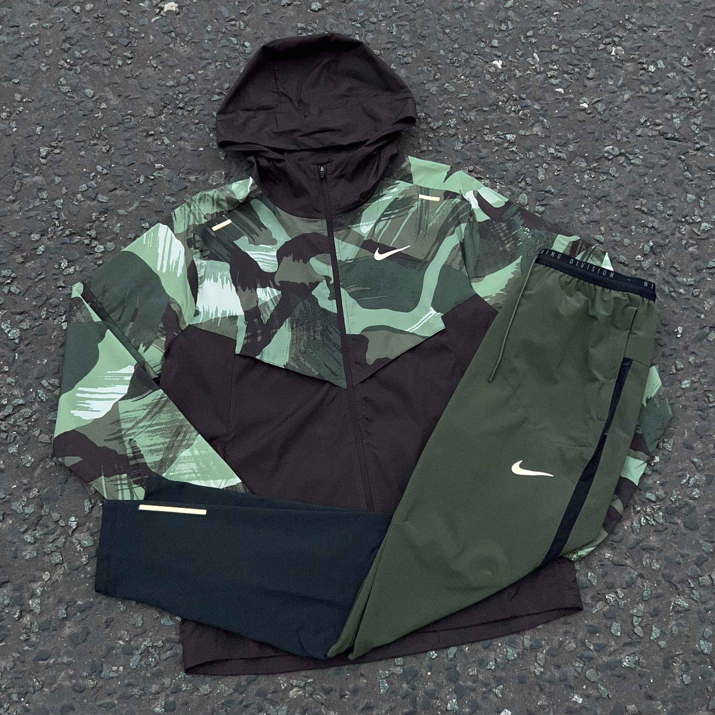 doden Aanzienlijk Oordeel Nike Camo Phenom Khaki Tracksuit — Bennetts