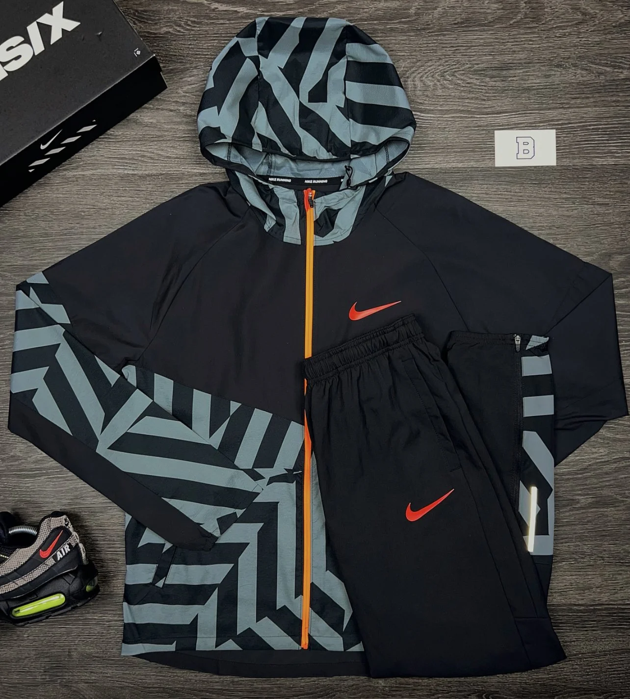 Nike Ekiden Miler Challenger Tracksuit —