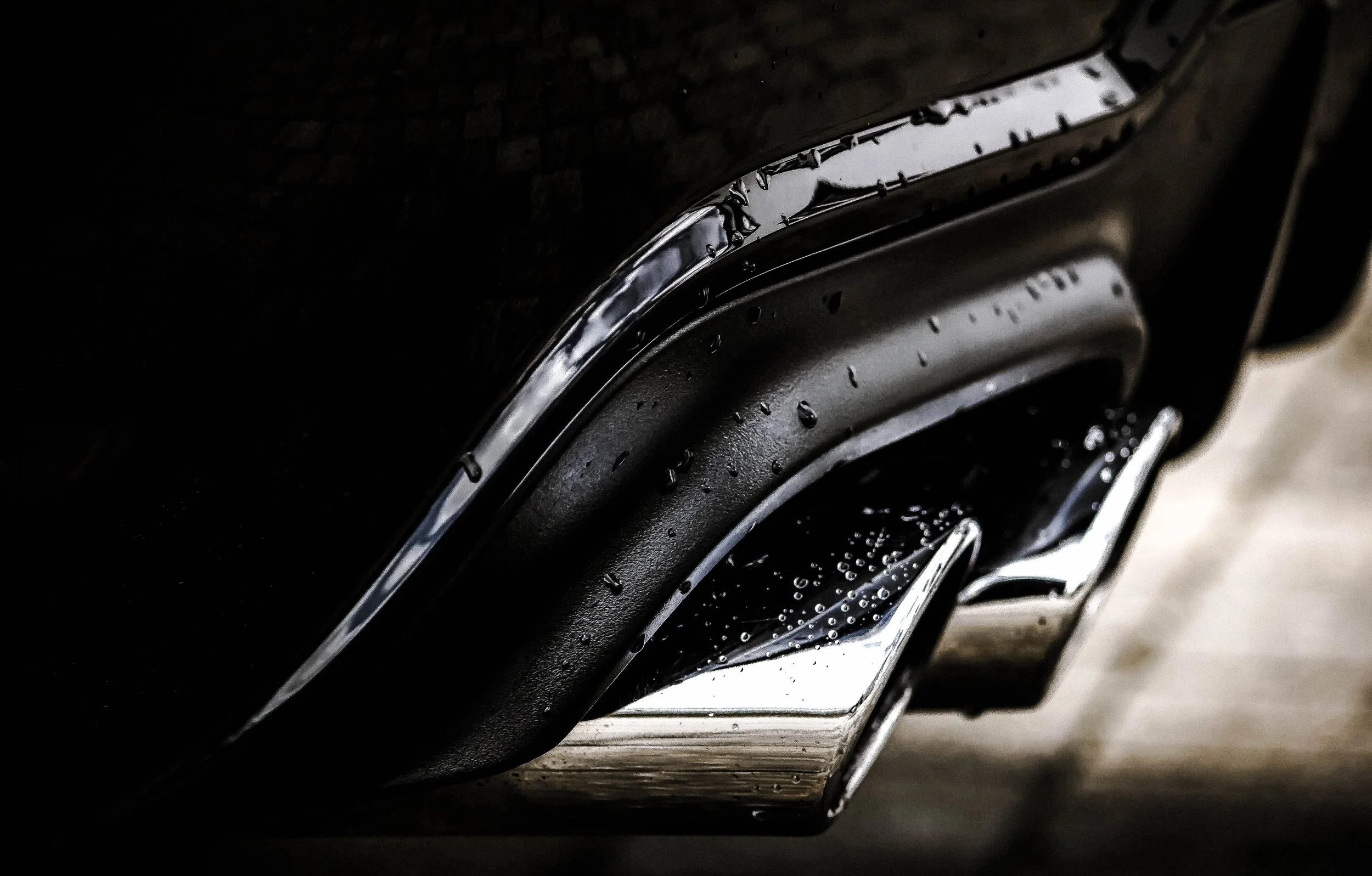 auto-automobile-black-and-white-207505.jpg