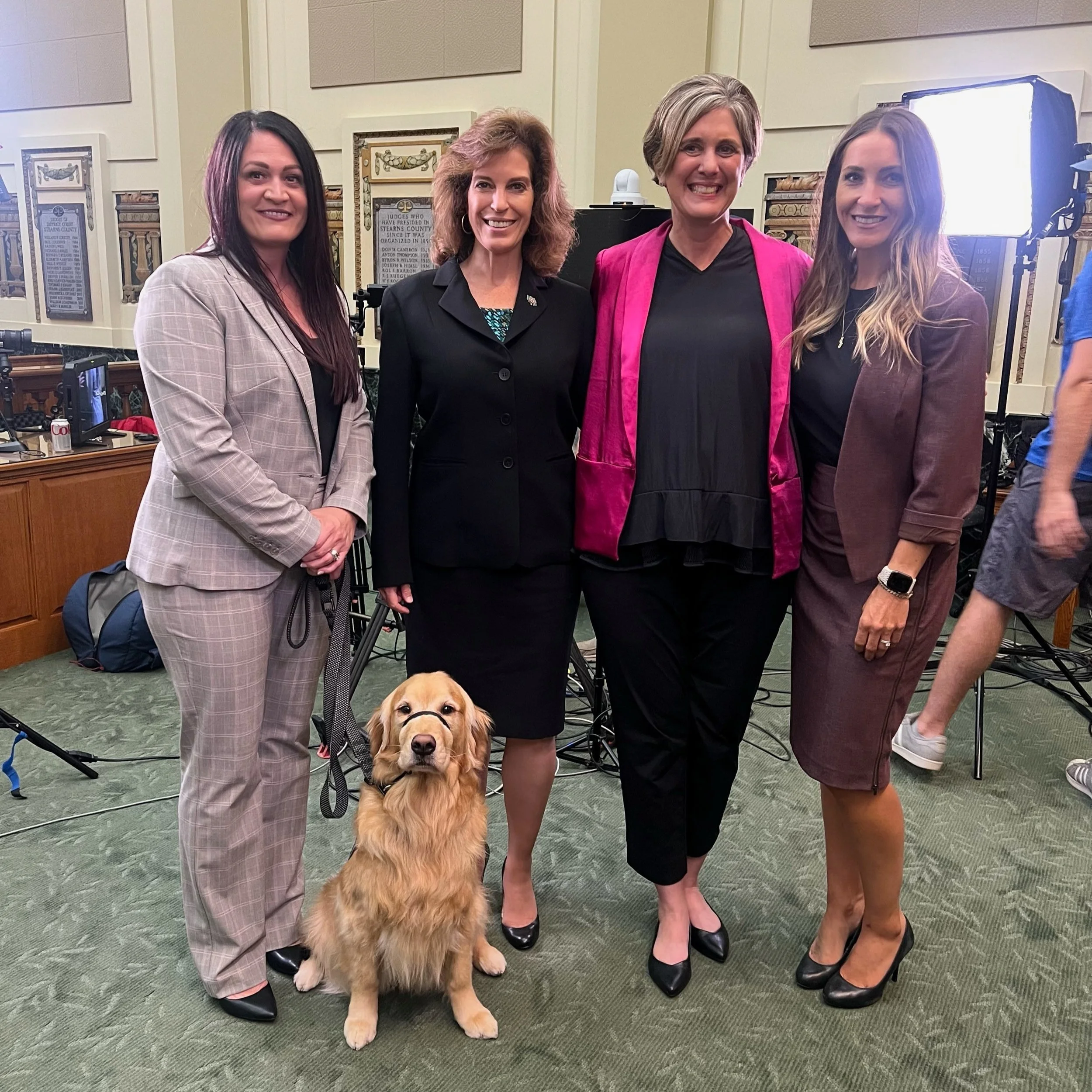 Minnesota Court Rooms Using Dogs to Help Victims on Witness Stand