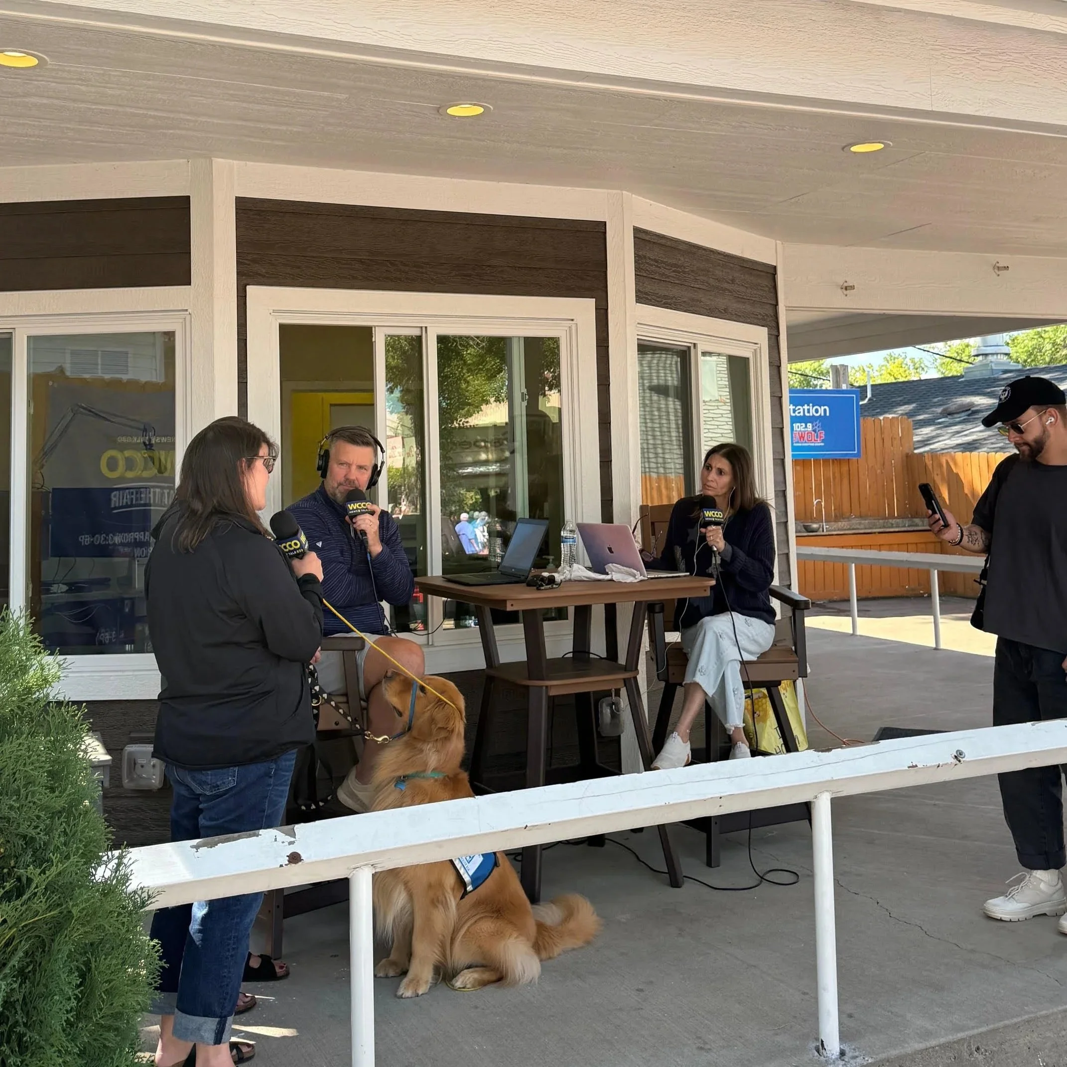 Helping Paws Service Dog Works With Middle School Students