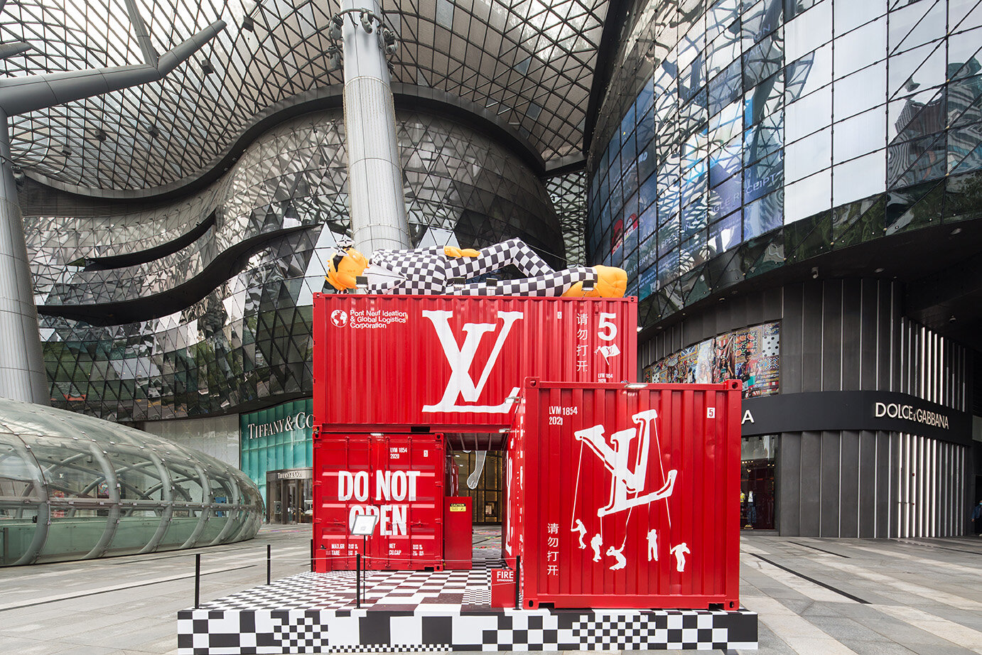 Louis Vuitton Fashion Tour Container in Singapore — Photographer