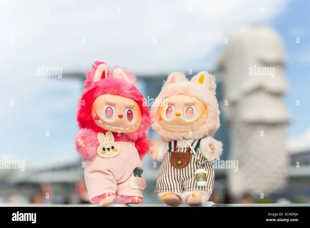pair-of-labubu-visit-merlion-park-in-singapore-3CHDFJA.jpg