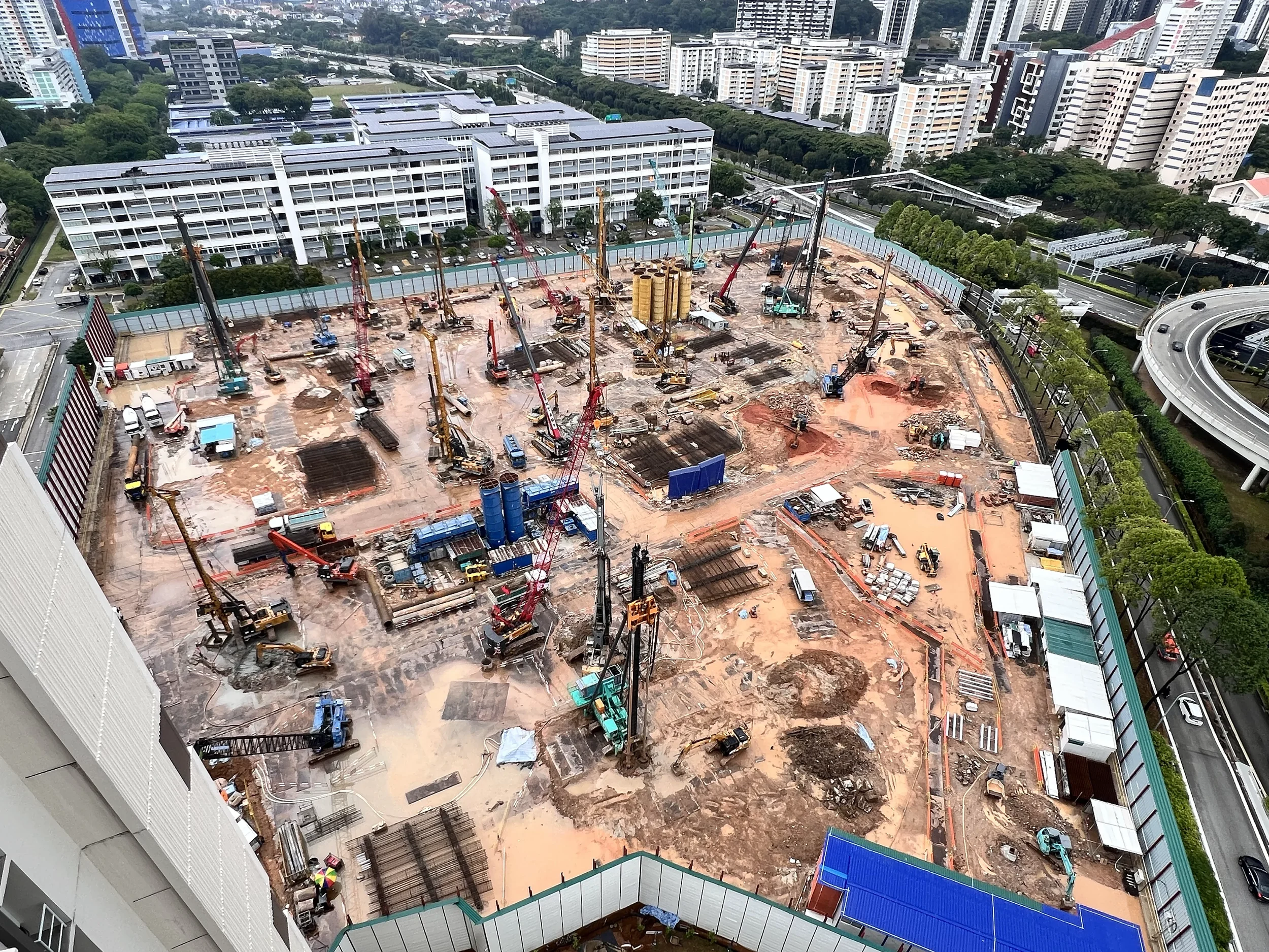 Hiring an Industrial Photographer vs Using Phone Photos for Your Business Website