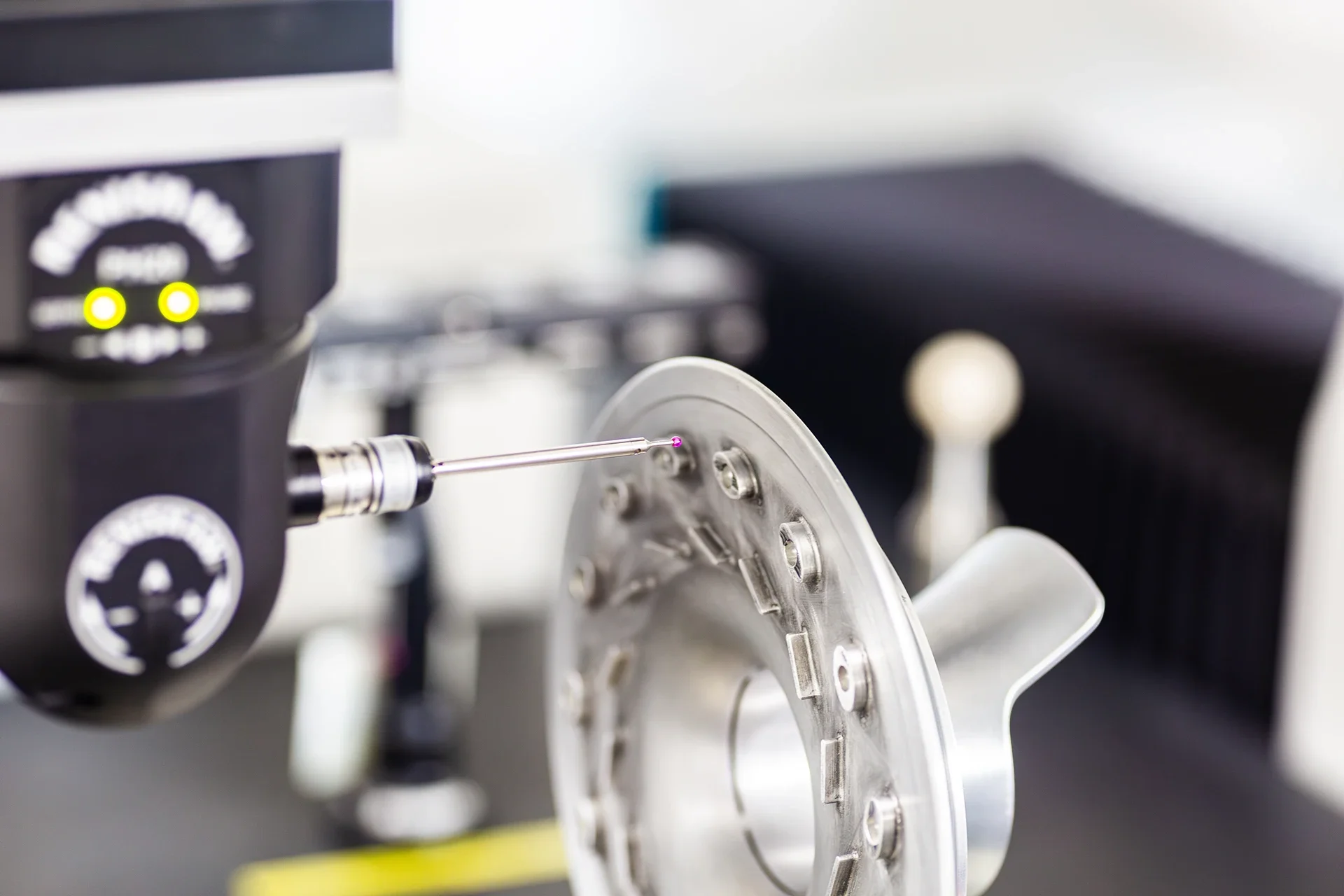 Precision tool in work