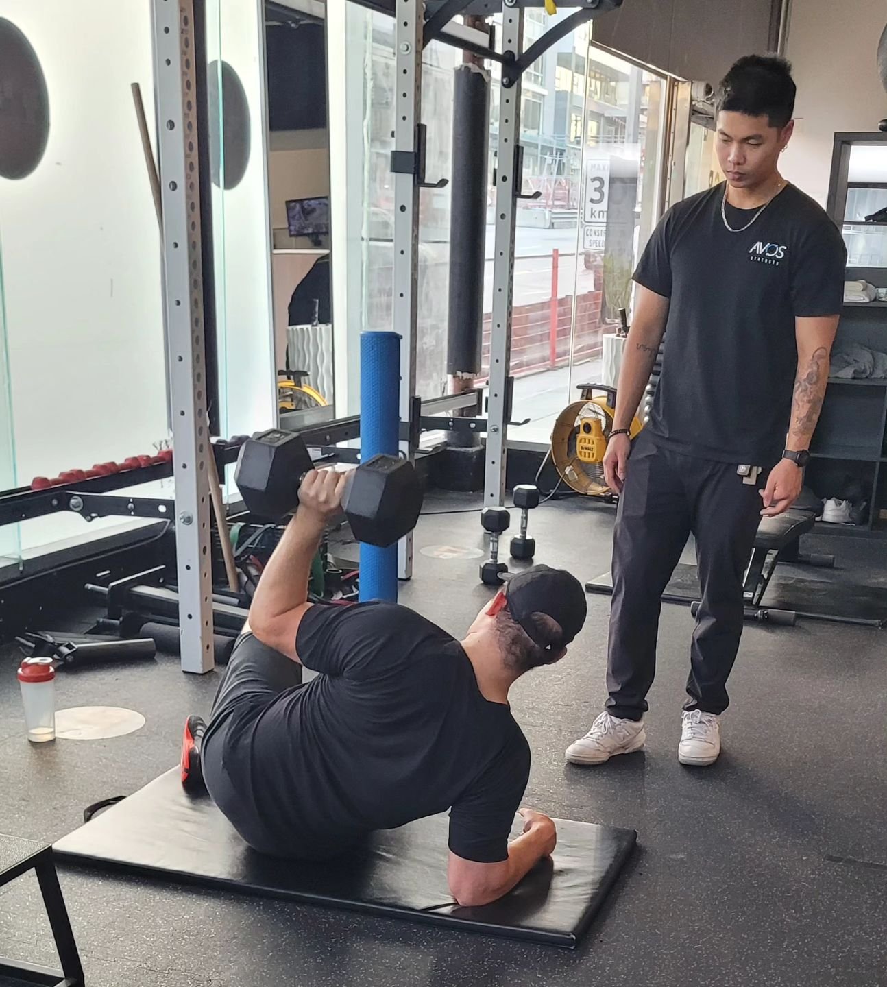 The oblique sit shoulder press is a core-stabilizing upper-body exercise that combines shoulder strengthening with improved spinal and core stability. 

Here are some key benefits:

1️⃣ Core Engagement: The oblique position challenges your core, par