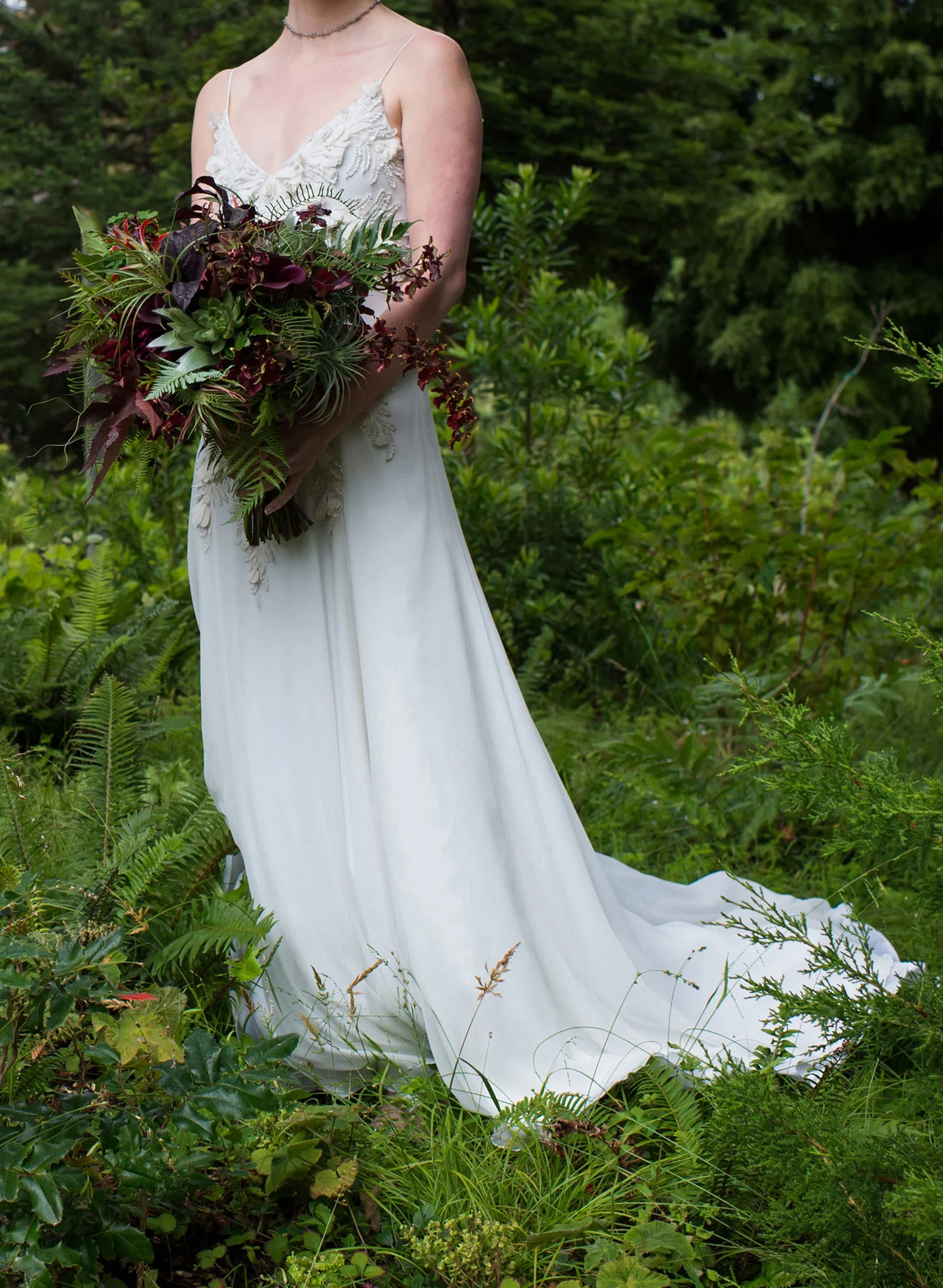 19-dramatic-bridal-bouquet.jpg