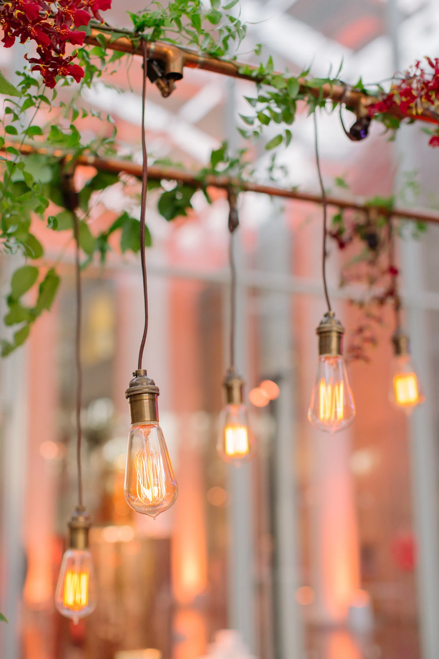 32-edison-light-bulbs-wedding.jpg