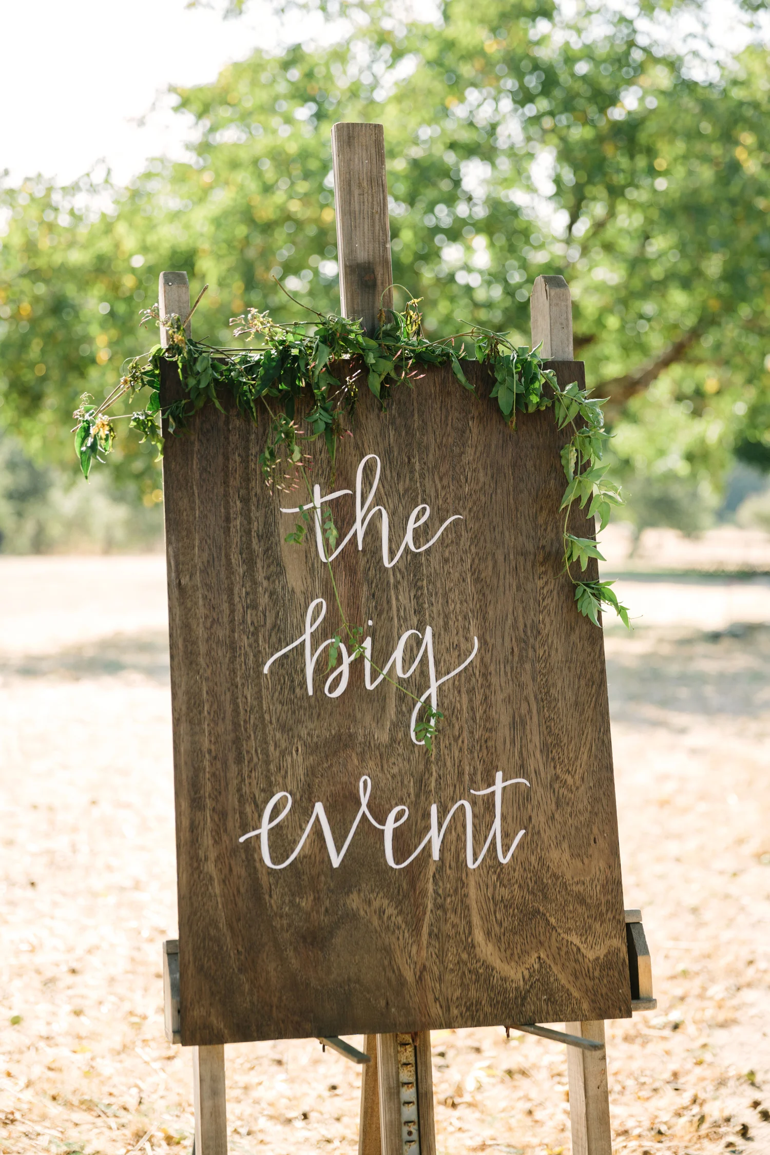 1-rustic-wedding-sign.jpg