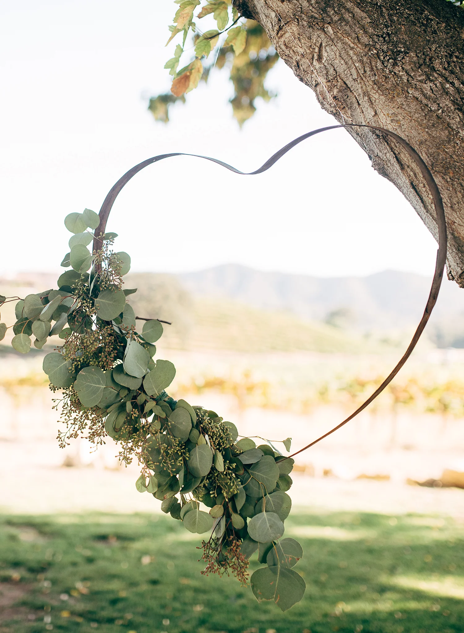 2-heart-shaped-iron-decor.jpg