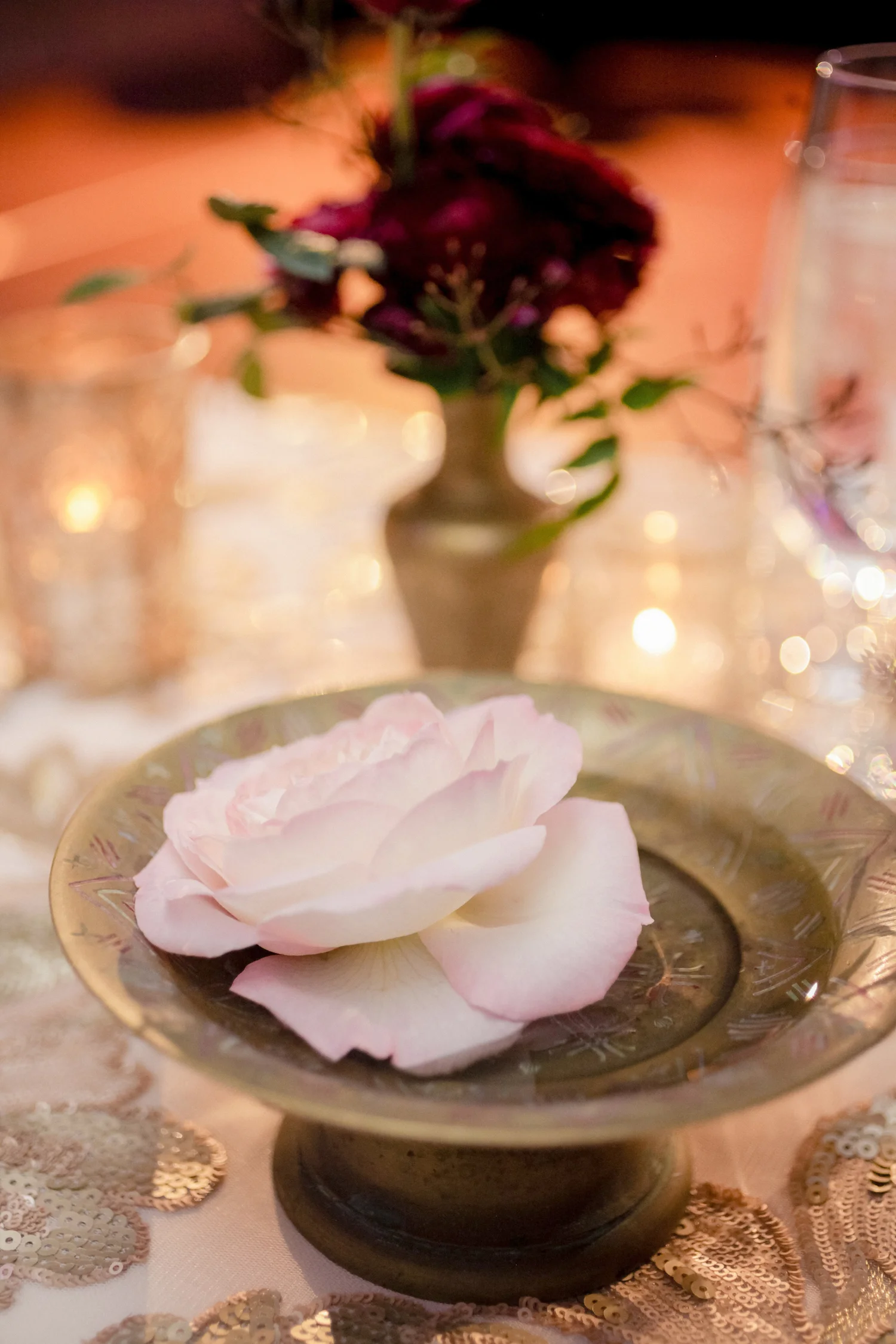 28-floating-rose-decor.jpg