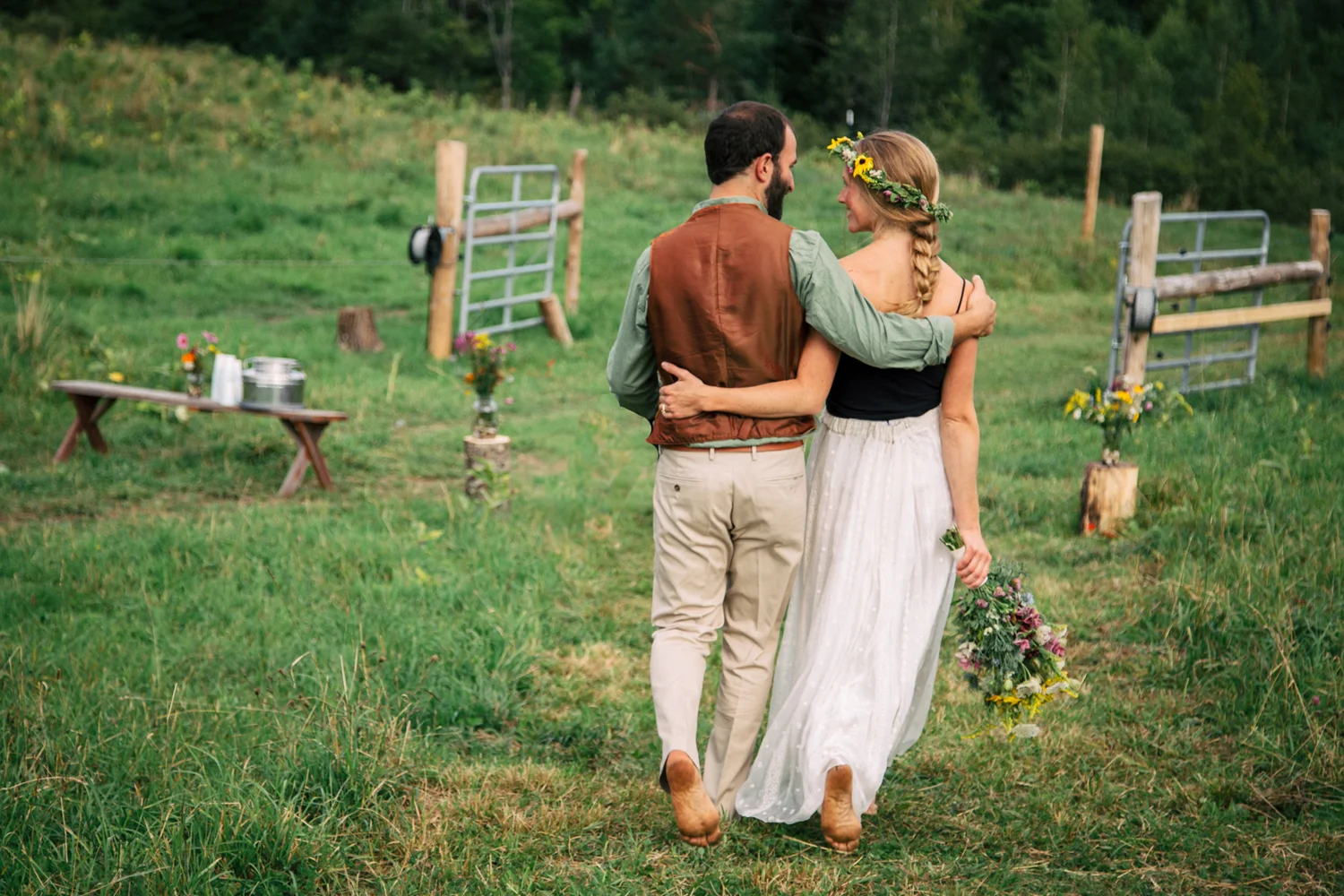21-picnic-style-wedding-ceremony.jpg