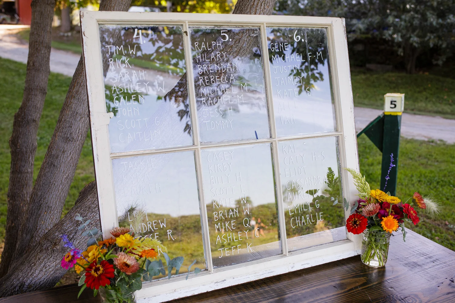 13-window-pane-escort-card-display.jpg