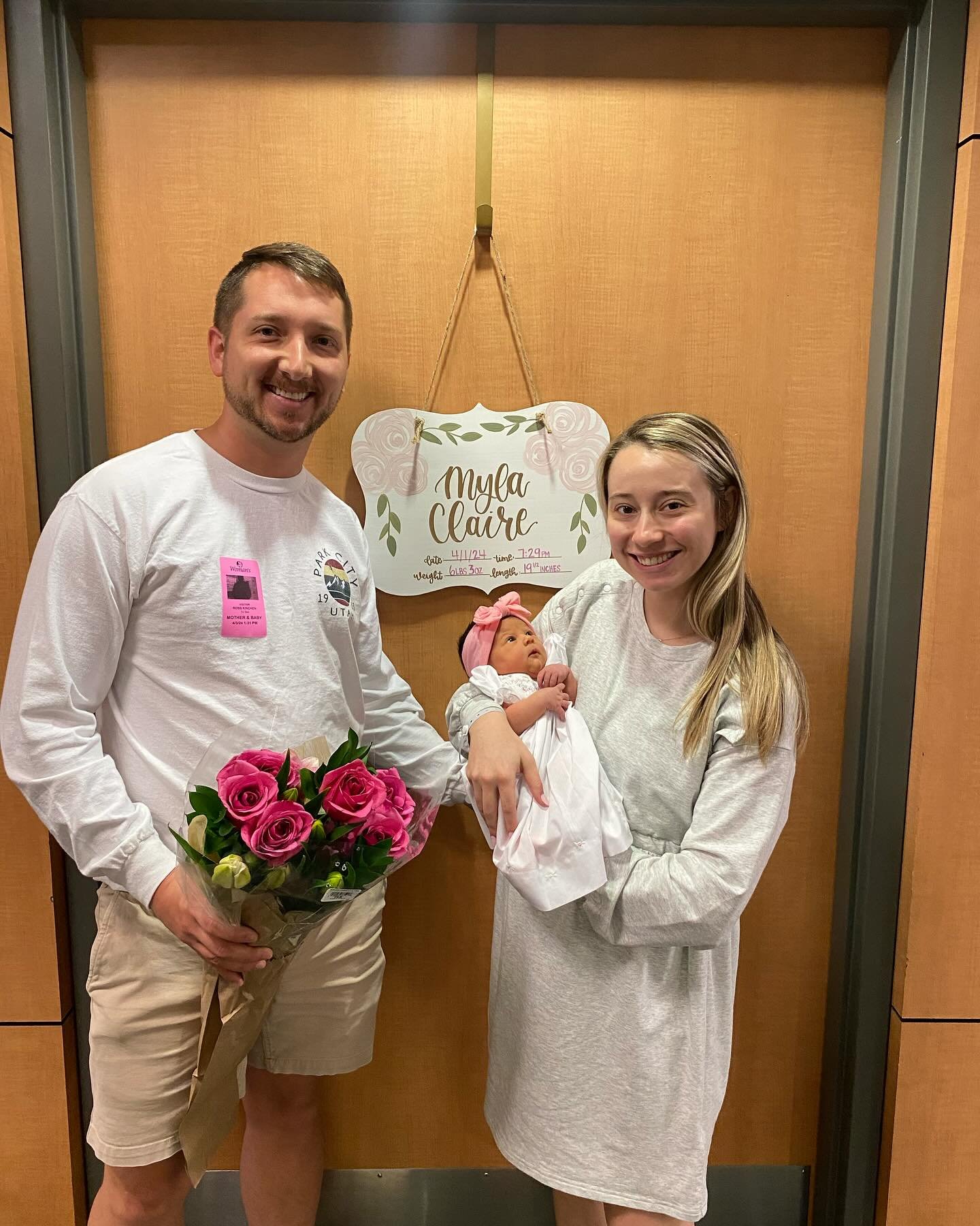 We are soooo excited ✨ to share the newest addition to the First Glimpse family made her arrival on April 1st🩷! 
Yall help us congratulate Emiley &amp; Ross on their beautiful addition! Emiley will be enjoying some much deserved time with sweet Myla