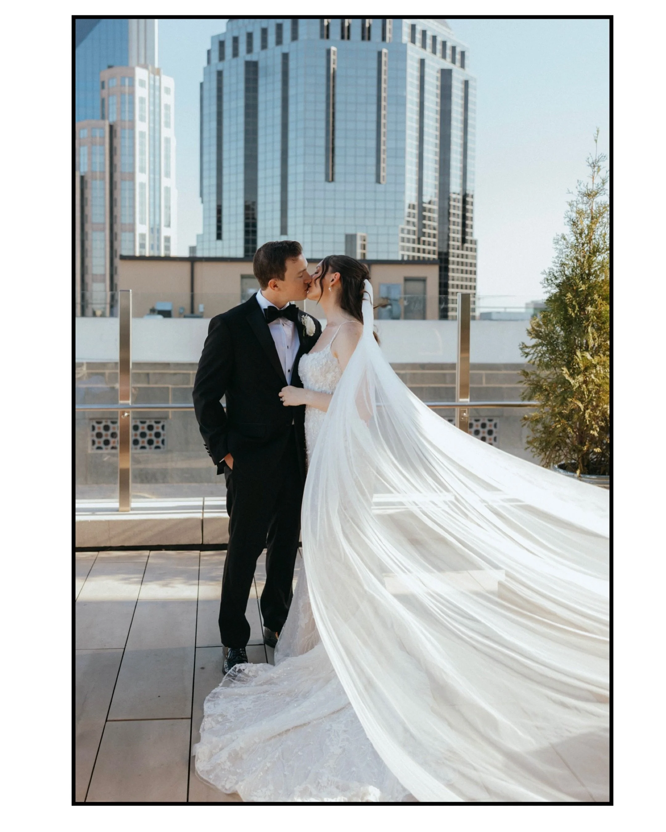POV: Your wedding photographer happily boards a plane to capture your wedding🤍

Still not over this incredible Nashville celebration, the city views, sweet moments, and a day filled with so much love.
One of my favorite parts of this job is getting 