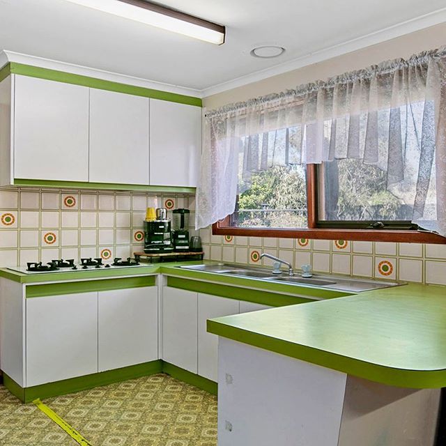 &ldquo;Sale by sealed bid.&rdquo;
#suburbia #retro #interior #design #Australia