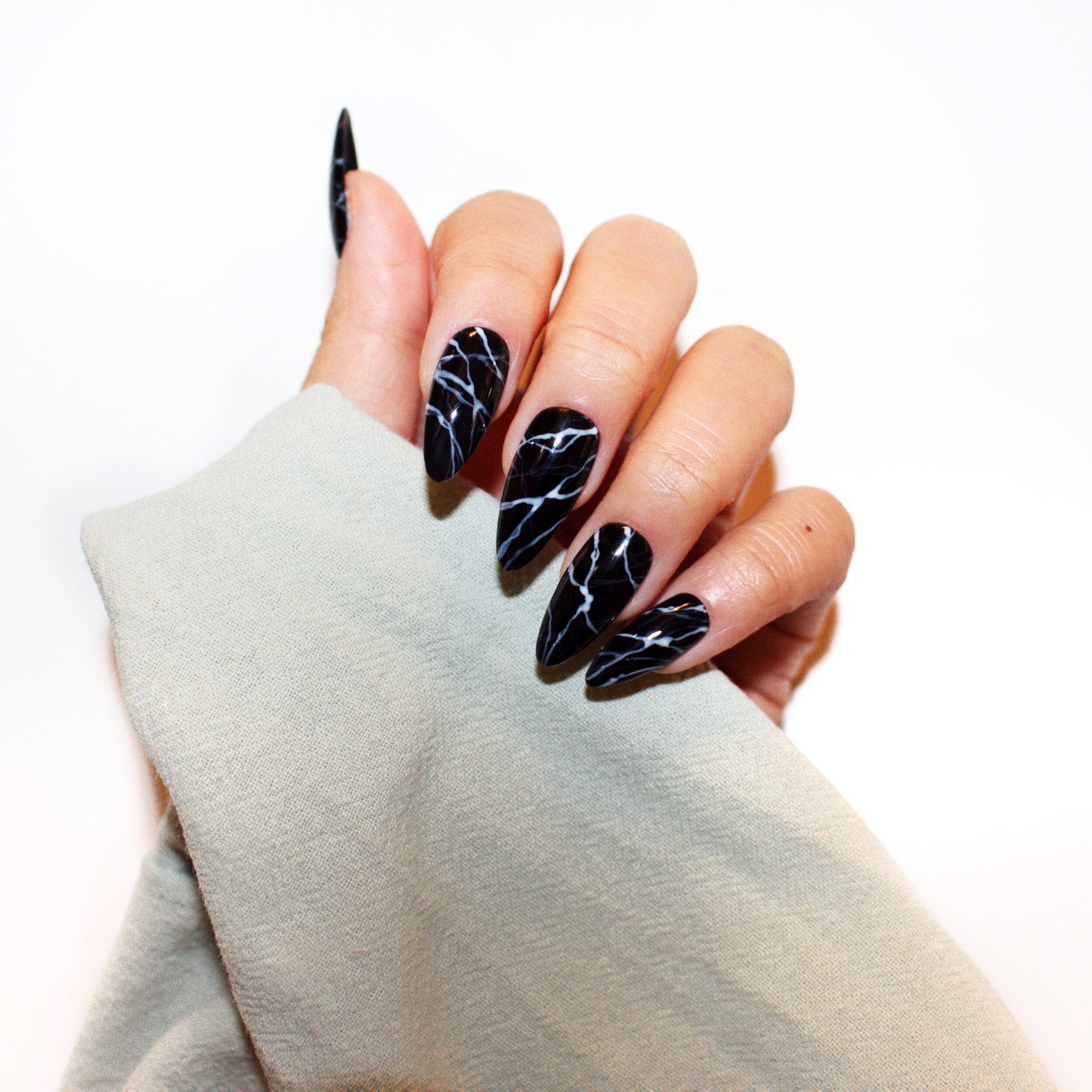 Stone Collection Black Marble Julie Nails