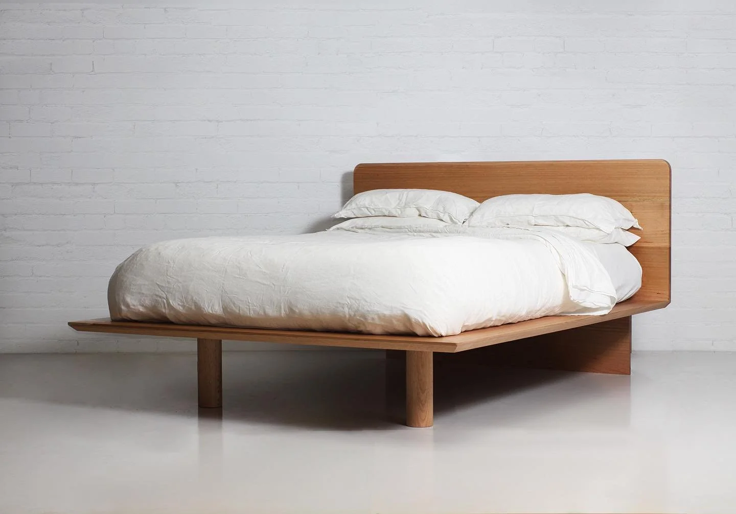 A pleasure bringing this clients dream bed to reality! Meet the new DILLON BED - available customised in a range of sizes and timber varieties.

#furniture #furnituredesign #finefurniture #customfurniture #custommadefurniture #timberfurniture #sydney