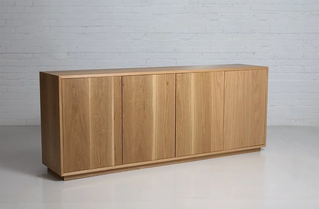 American Oak Sideboard - Custom made to order - DM for enquires or email hello@studio-elliot.com 

#furniture #furnituredesign #finefurniture #customfurniture #custommadefurniture #timberfurniture #sydneyfurniture #furnituremaker #timber #woodwork #h