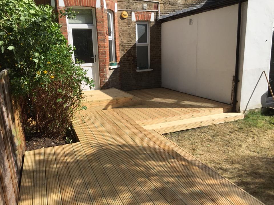 Streatham Decking.jpg