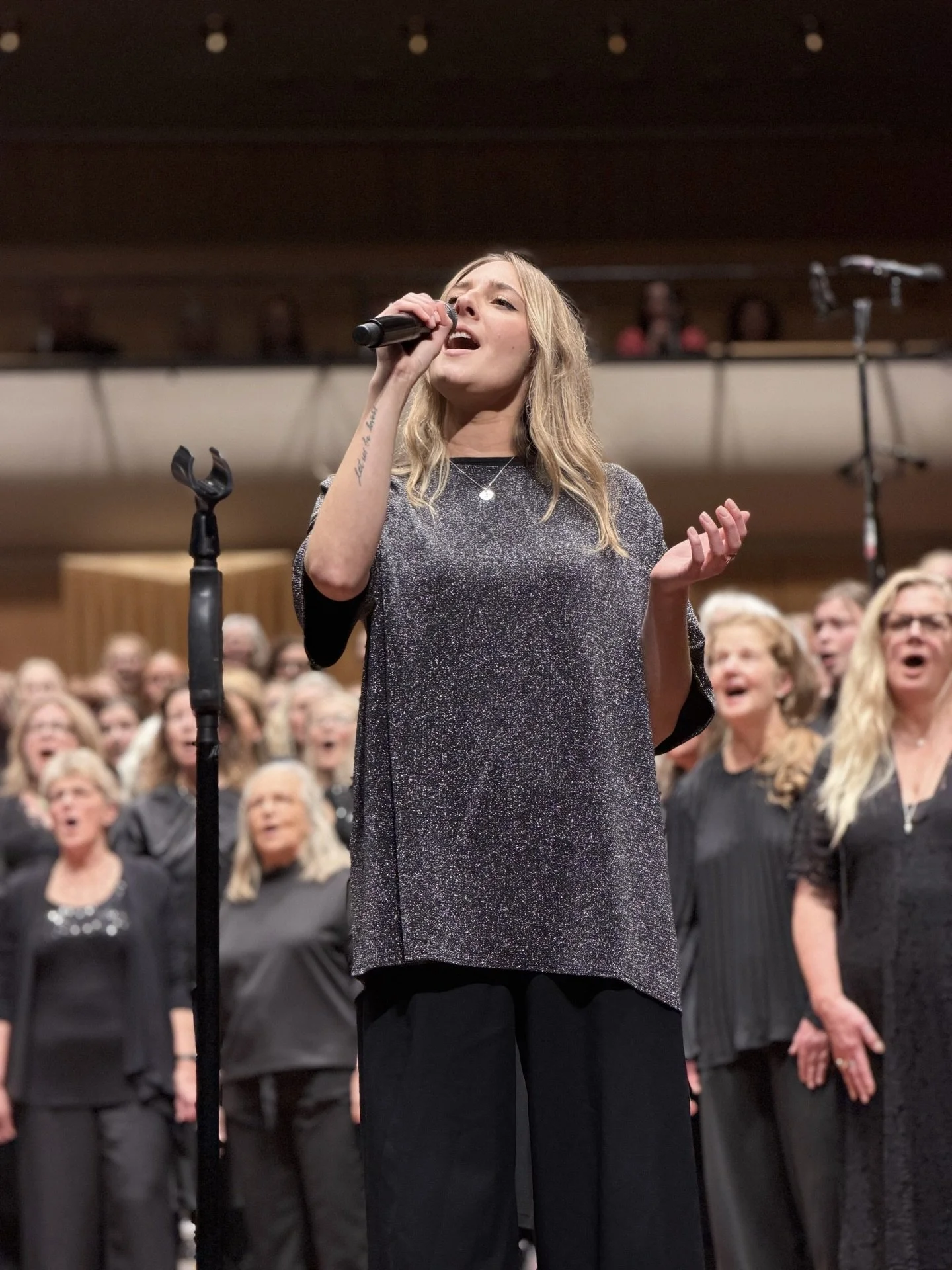 Fler bilder fr&aring;n konserterna, s&aring; m&aring;nga fina &ouml;gonblick vi skapar tillsammans.

#teamputte #k&ouml;rs&aring;ng #gospel #pop #soul #gl&auml;dje #music #konsert #choir #community #uppsala #stockholm #link&ouml;ping