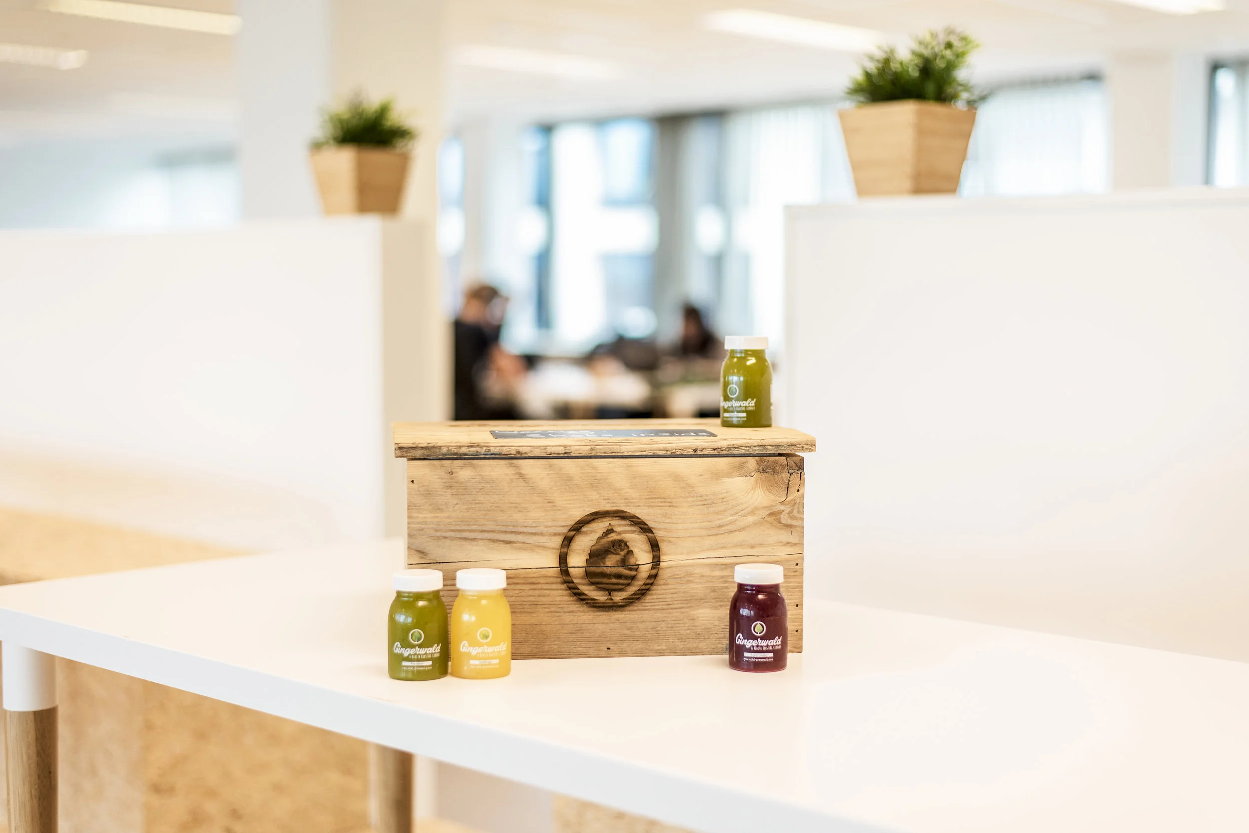 Een gift box bevat 24 juice shots voor een prijs van €99,95 en is 100% fiscaal aftrekbaar.