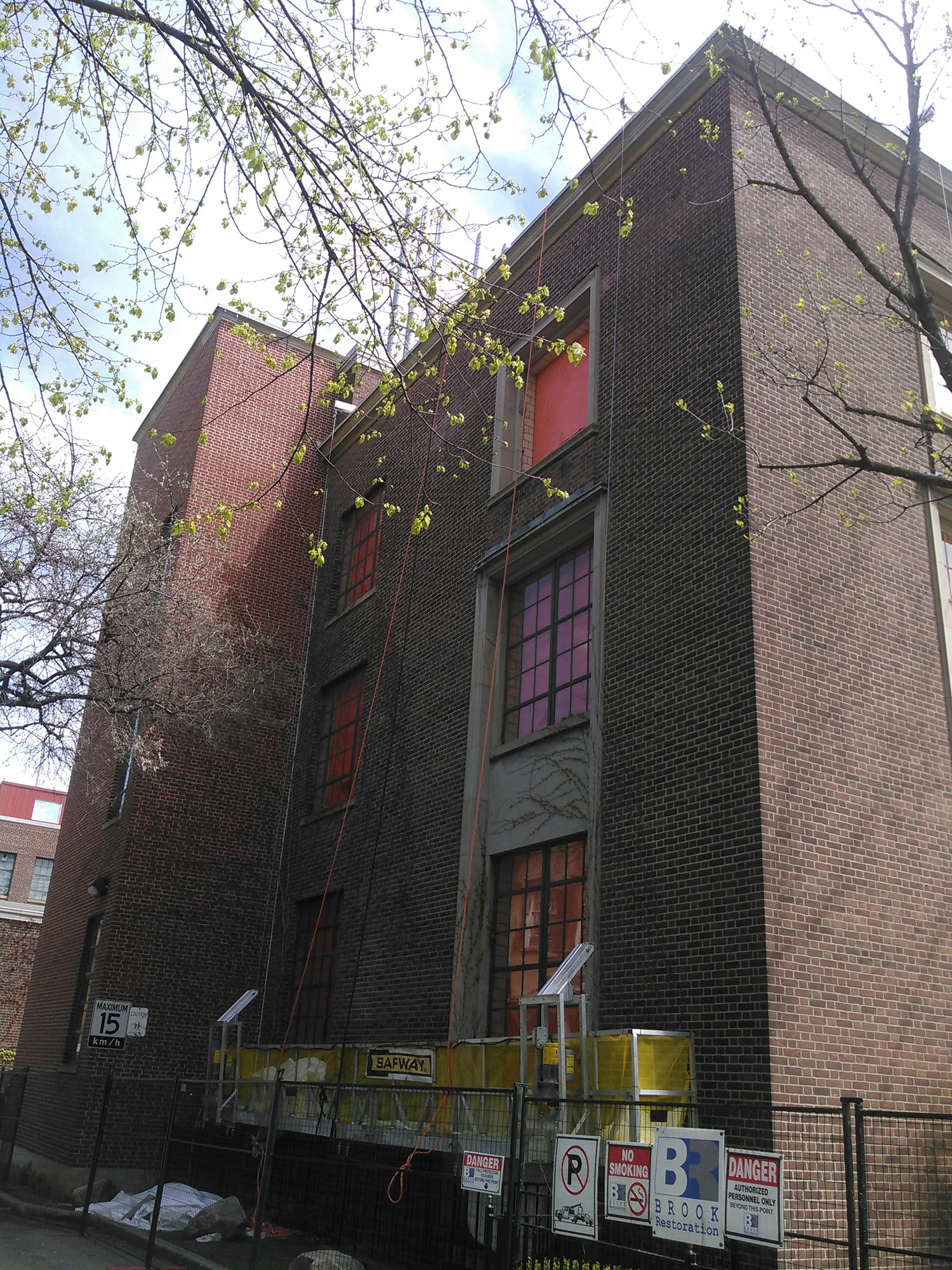 2-UofTWallberg Building.jpg