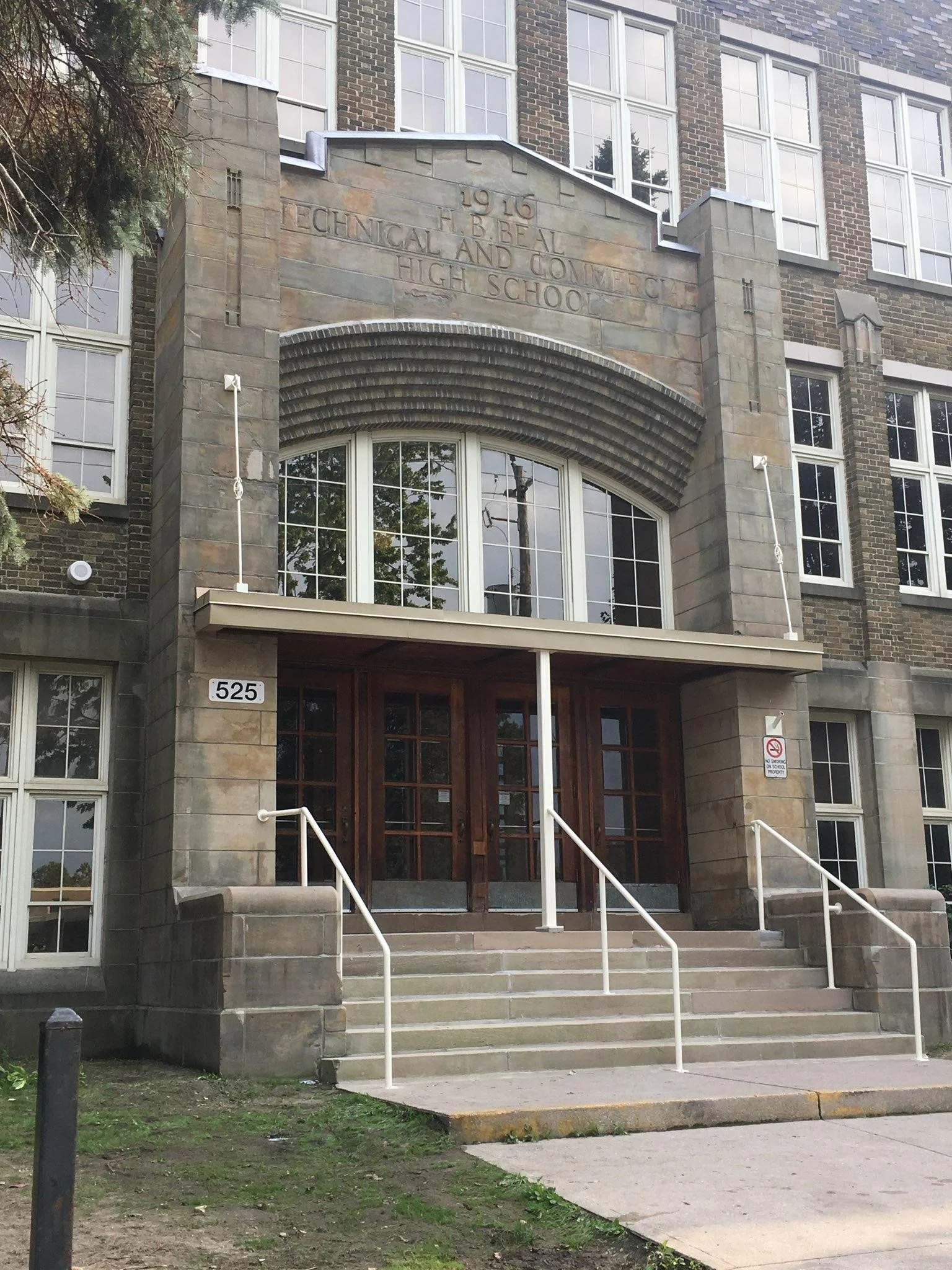 525 Dundas St., London 