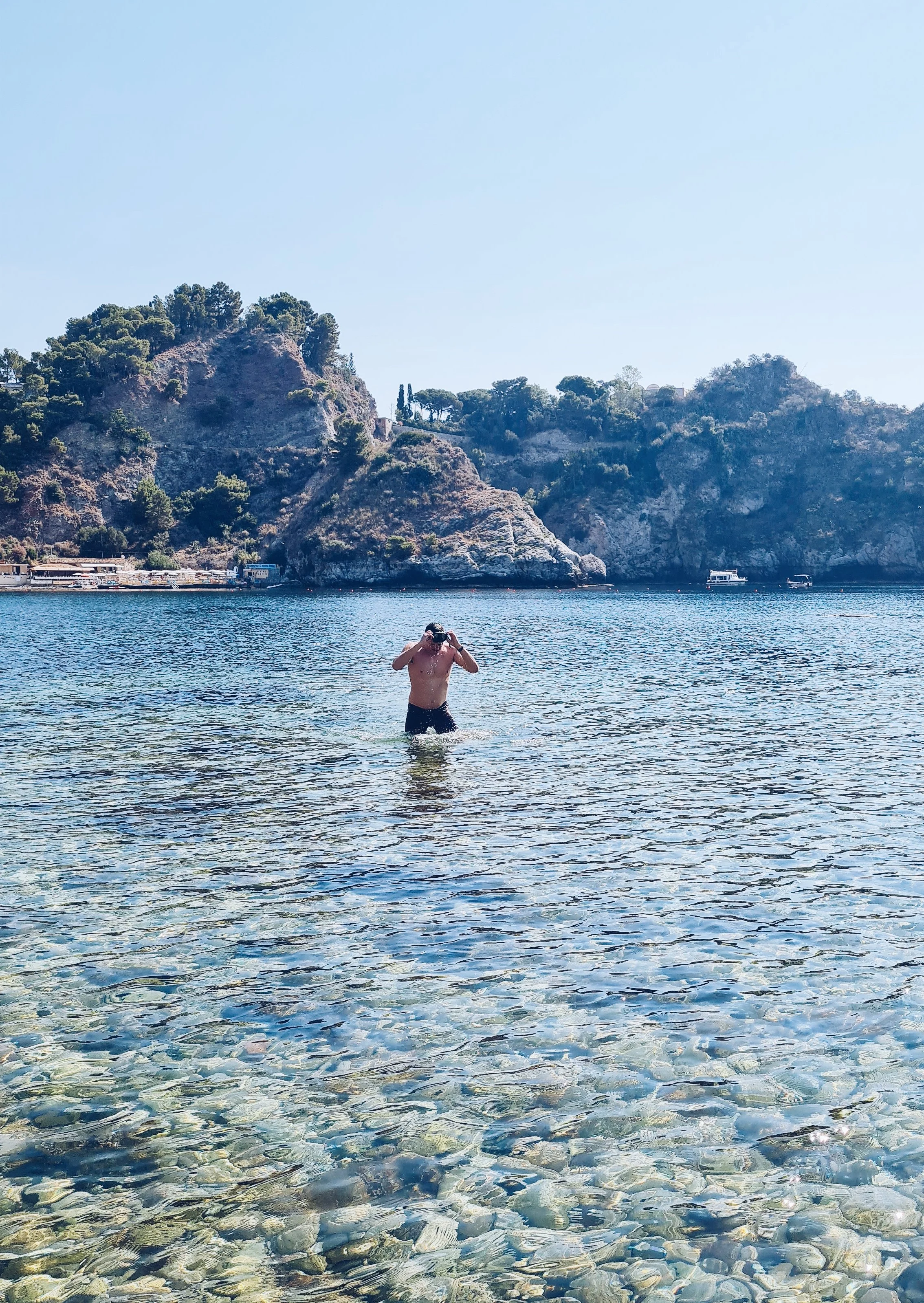 'Isola Bella &amp; Messina' - Interview In Escape Magazine