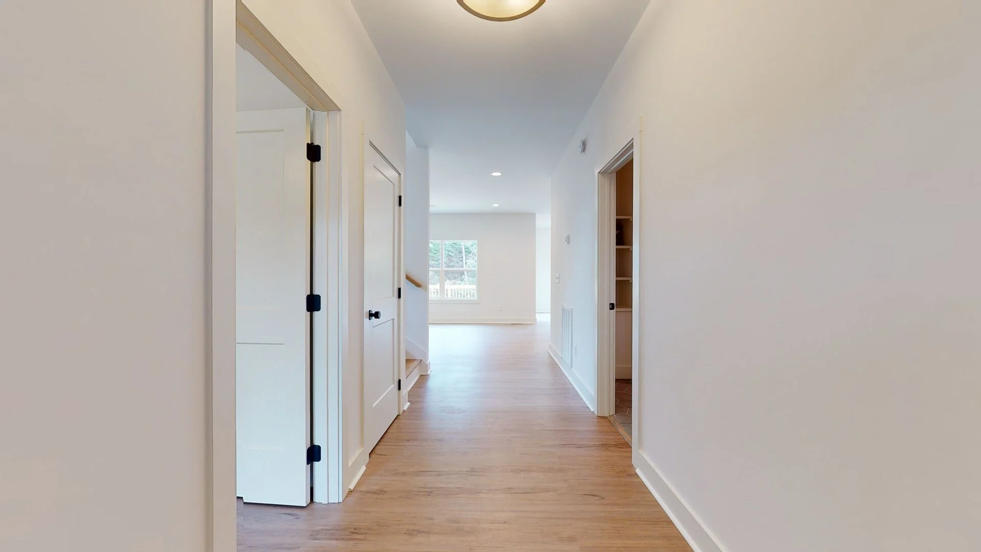 CLICK ON PHOTO FOR VIRTUAL TOUR!