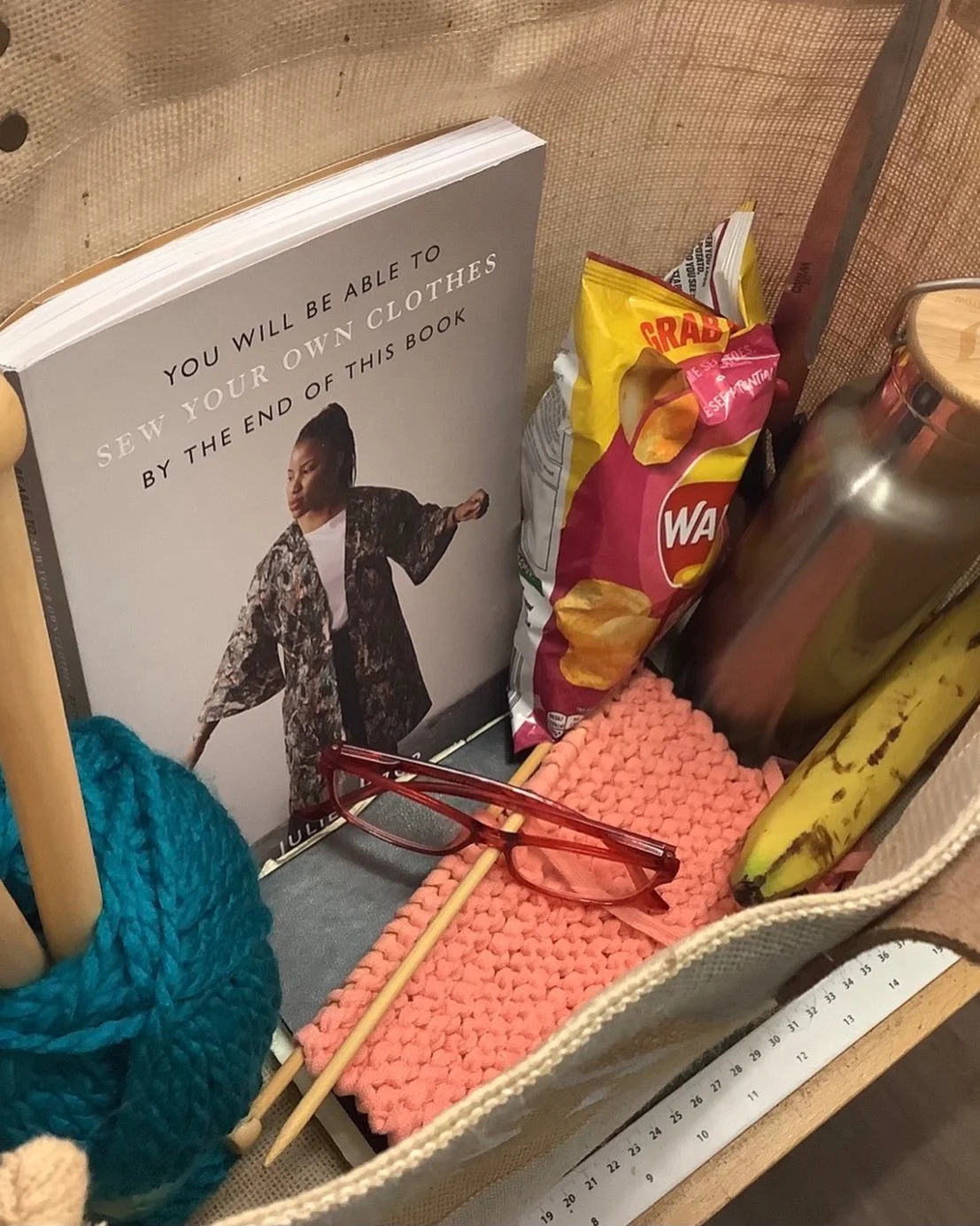 Step away from the scroll and into something more soulful ✂️🧶📚

Meet the new feel-good trend: analogue bags, thoughtfully packed totes filled with creative, practical, screen-free essentials that help you slow down and reconnect with making, readin