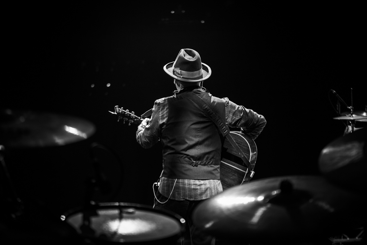 Paul Carrack live