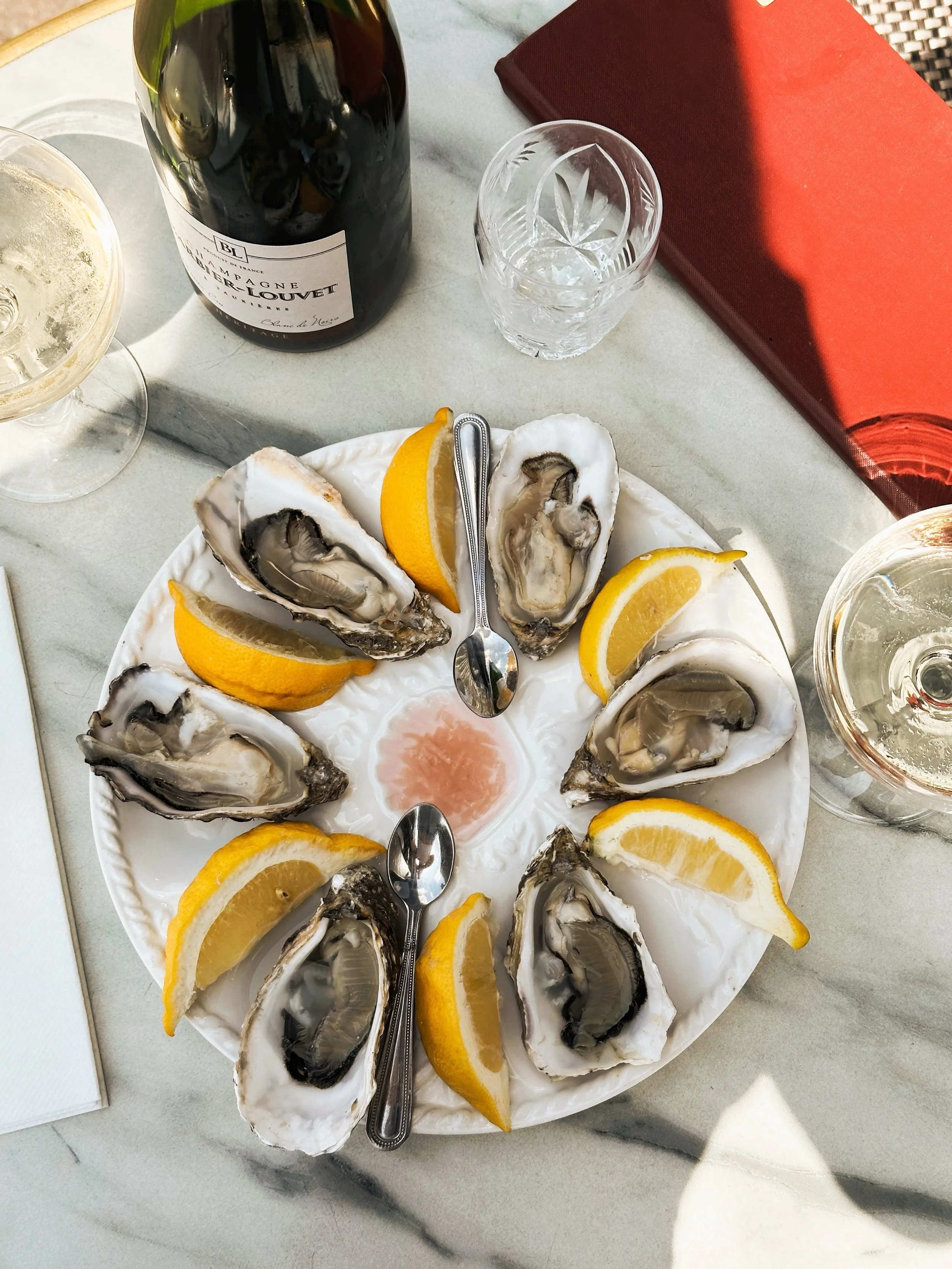 Oysters, French bubbles, sun on the terrace. The kind of bank holiday afternoon that turns one glass into a bottle

#london #kentishtown #oyster #frenchrestaurant #londonrestaurant