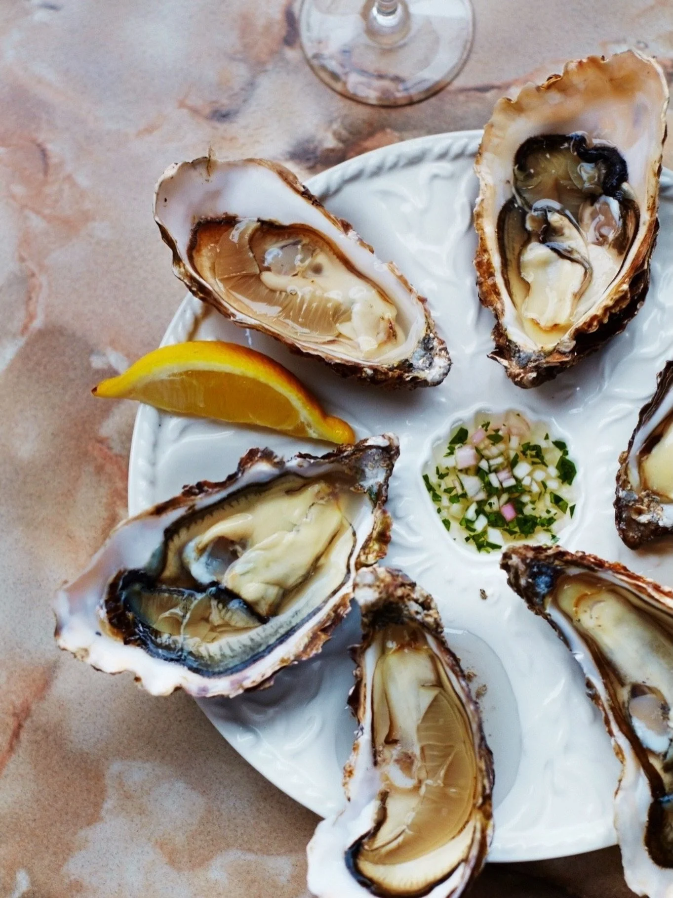 Shuck. Pour. Repeat. It&rsquo;s Oyster Day!
⠀⠀⠀⠀⠀⠀⠀⠀⠀
&pound;2 East Anglian oysters, &pound;3.50 house wines. See you at 6pm!
⠀⠀⠀⠀⠀⠀⠀⠀⠀
Book now at patronrestaurant.com
⠀⠀⠀⠀⠀⠀⠀⠀⠀
#new #londonrestaurants #summer #londonoysters #londonterrace