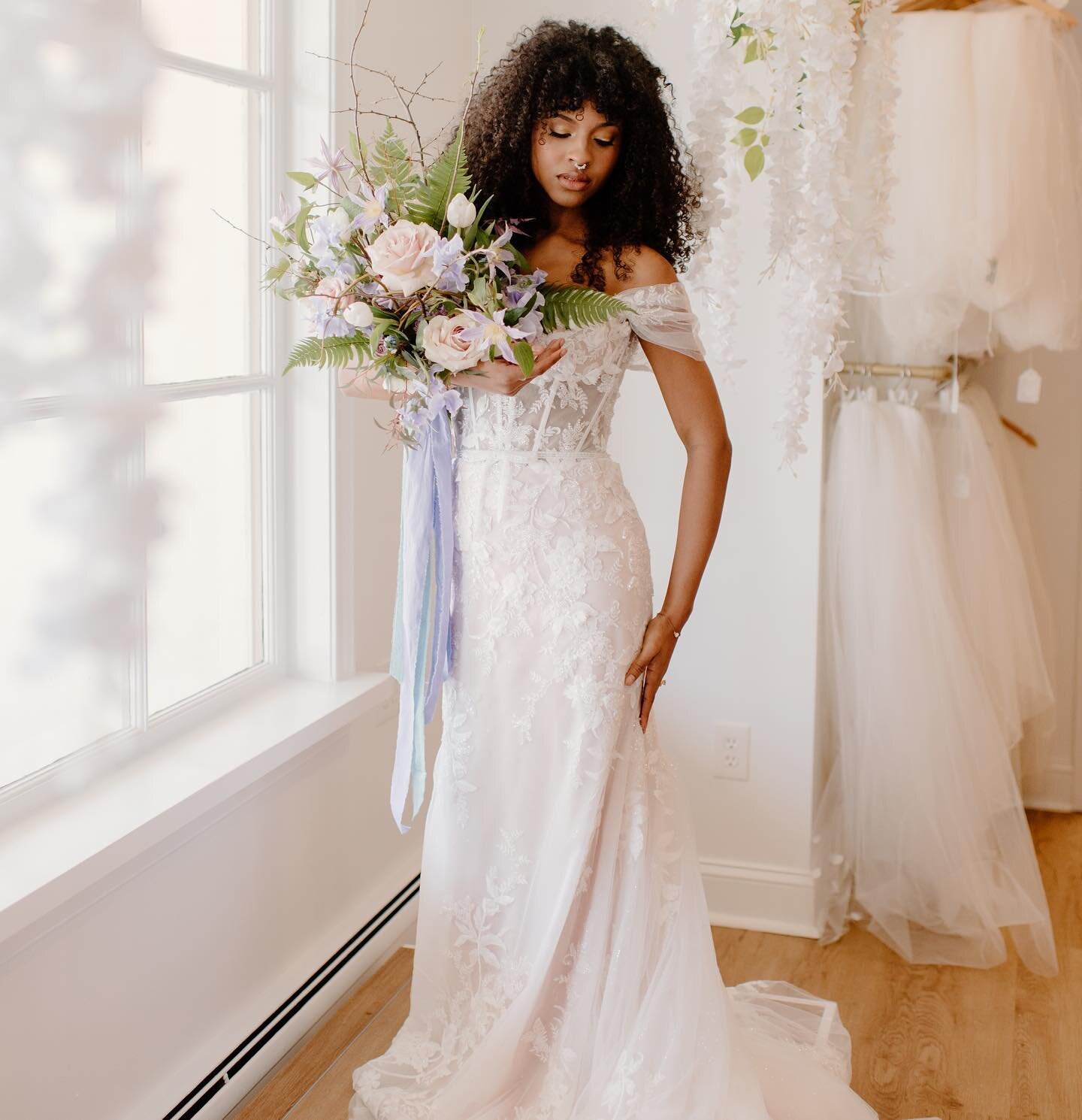 No Sunday Scaries when you look this good ! 🤩✨🥂💍

Featuring: Kayden by KJB! ✨

Styled photoshoot info:
Photography: @alexmorraphotography
Model: @vivianxmoon 
Hair: @jaclyngrossohair
Gowns: @kimberlyjamesbridal
Photoshoot Coordination: @jessicaboy