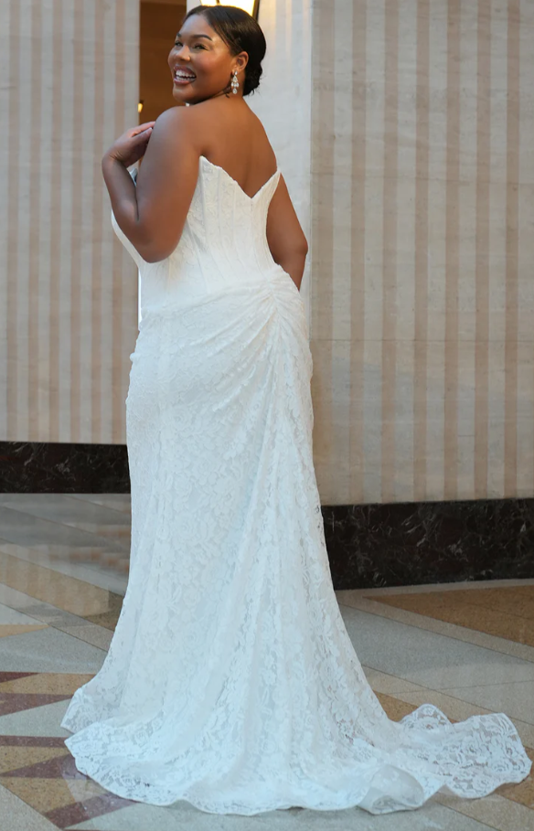 SC5374 Giovanna back.png