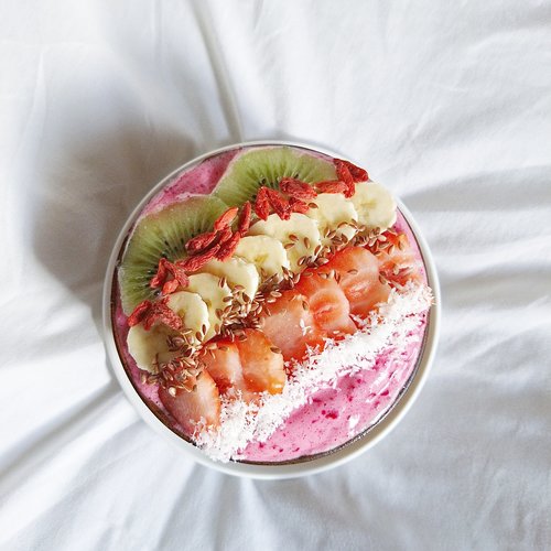 01(c) Breakfast Smoothie Bowl by+@saudiveggie.jpeg