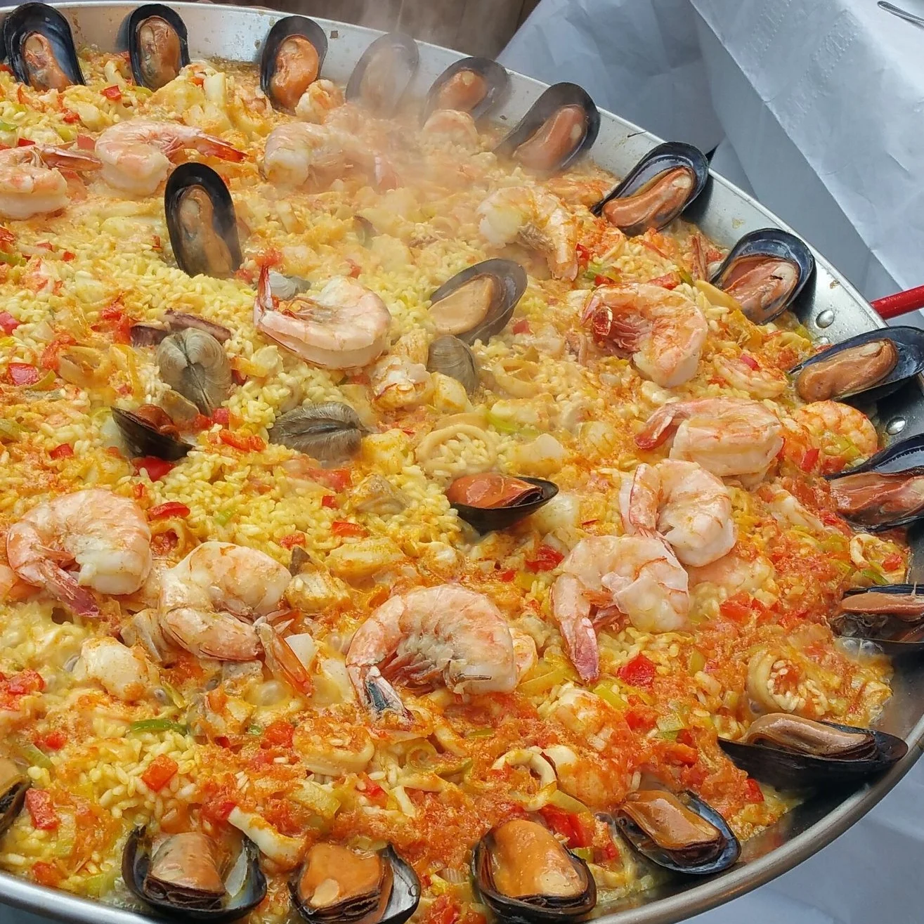 paellas Seafood paella.jpeg