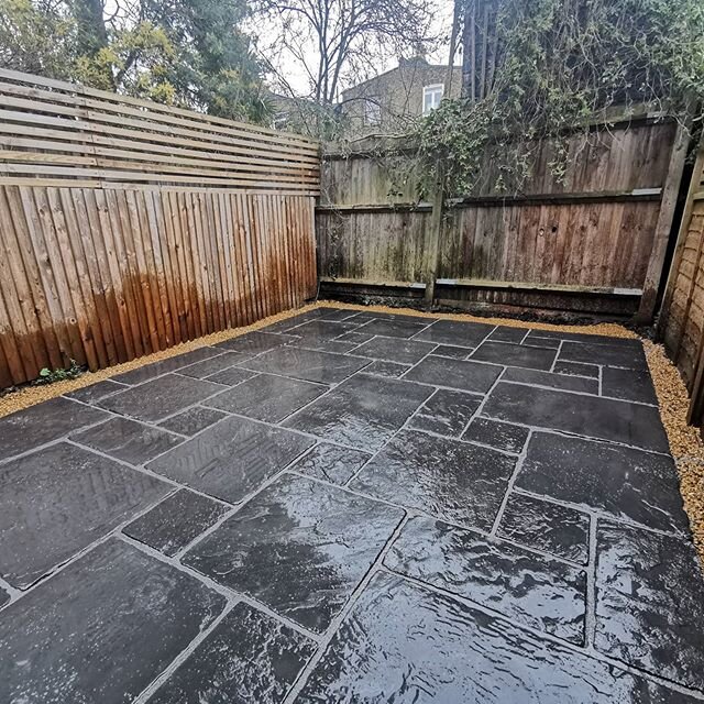 Cheeky little patio. No rear access on this one so we had to walk all materials through the flat. In total just under 10 tonnes. 🥵 Swipe left for the before picture. #Homerenovations #hoemrenovationsuk #rendering #construction #building #business #t