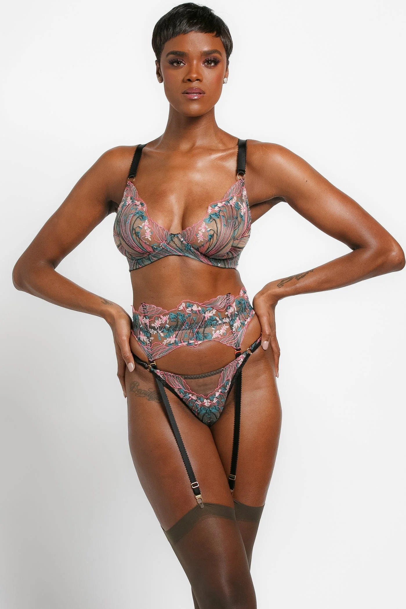 LibbyBrathongfront4_690b76ee-d93e-4a2b-99bc-f07ebda6d598_1400x.progressive.jpg