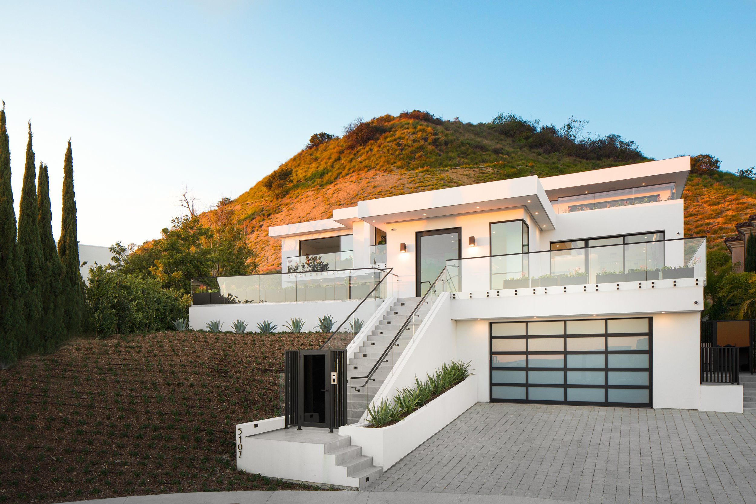 5107 Los Hermosos Way - virtuallyherestudios.com-1.300res.jpg