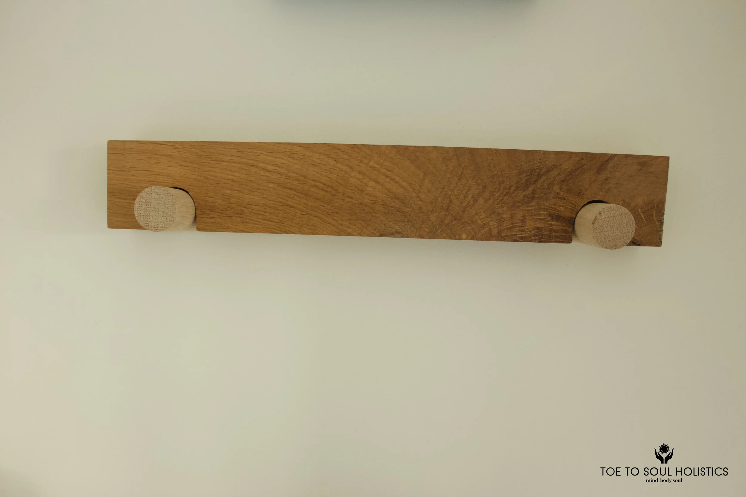 Wall Mounted Essential Oil Storage Stand